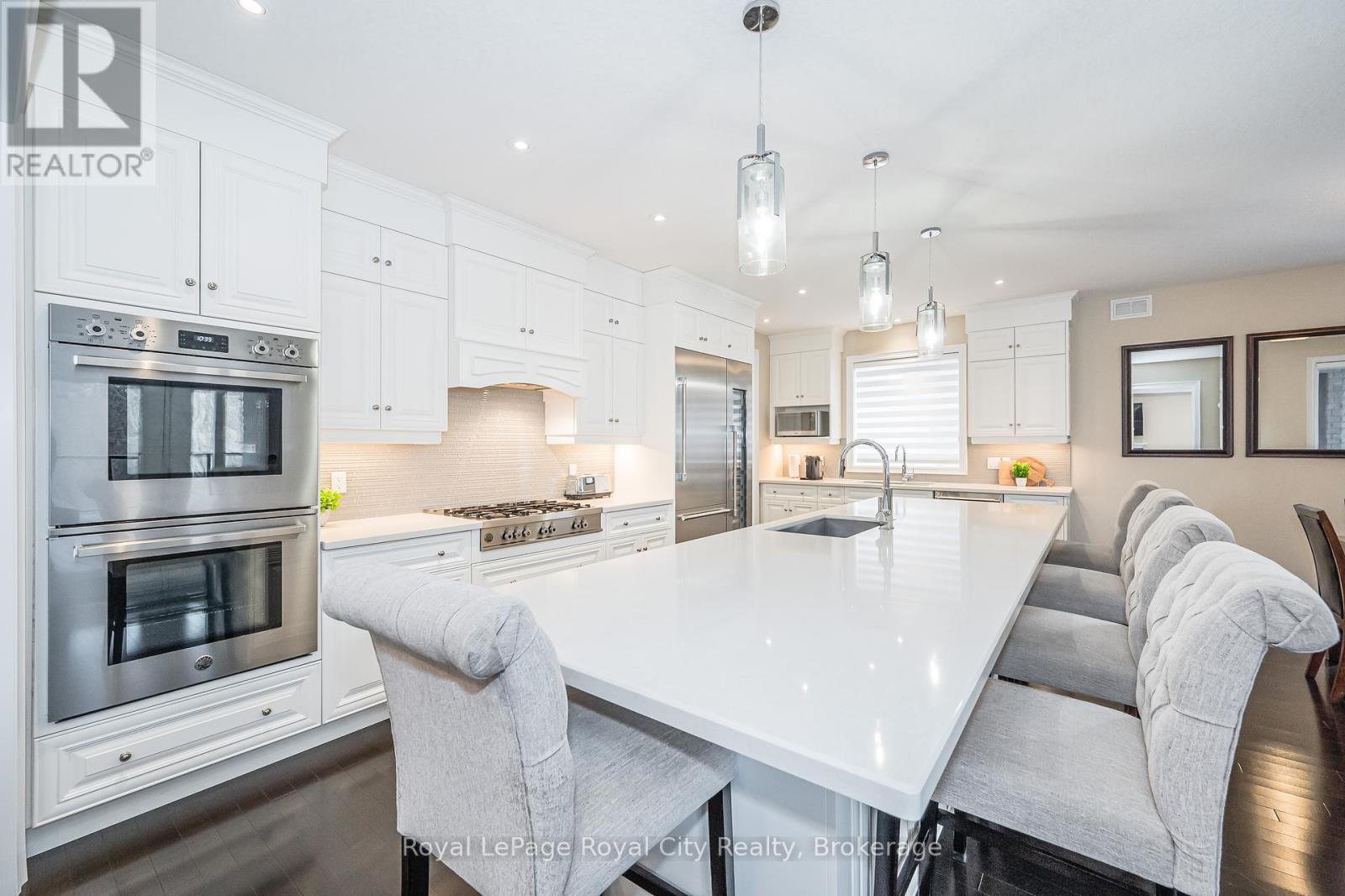 












84 MCCANN STREET

,
Guelph (Kortright East),




Ontario
N1G0B9

