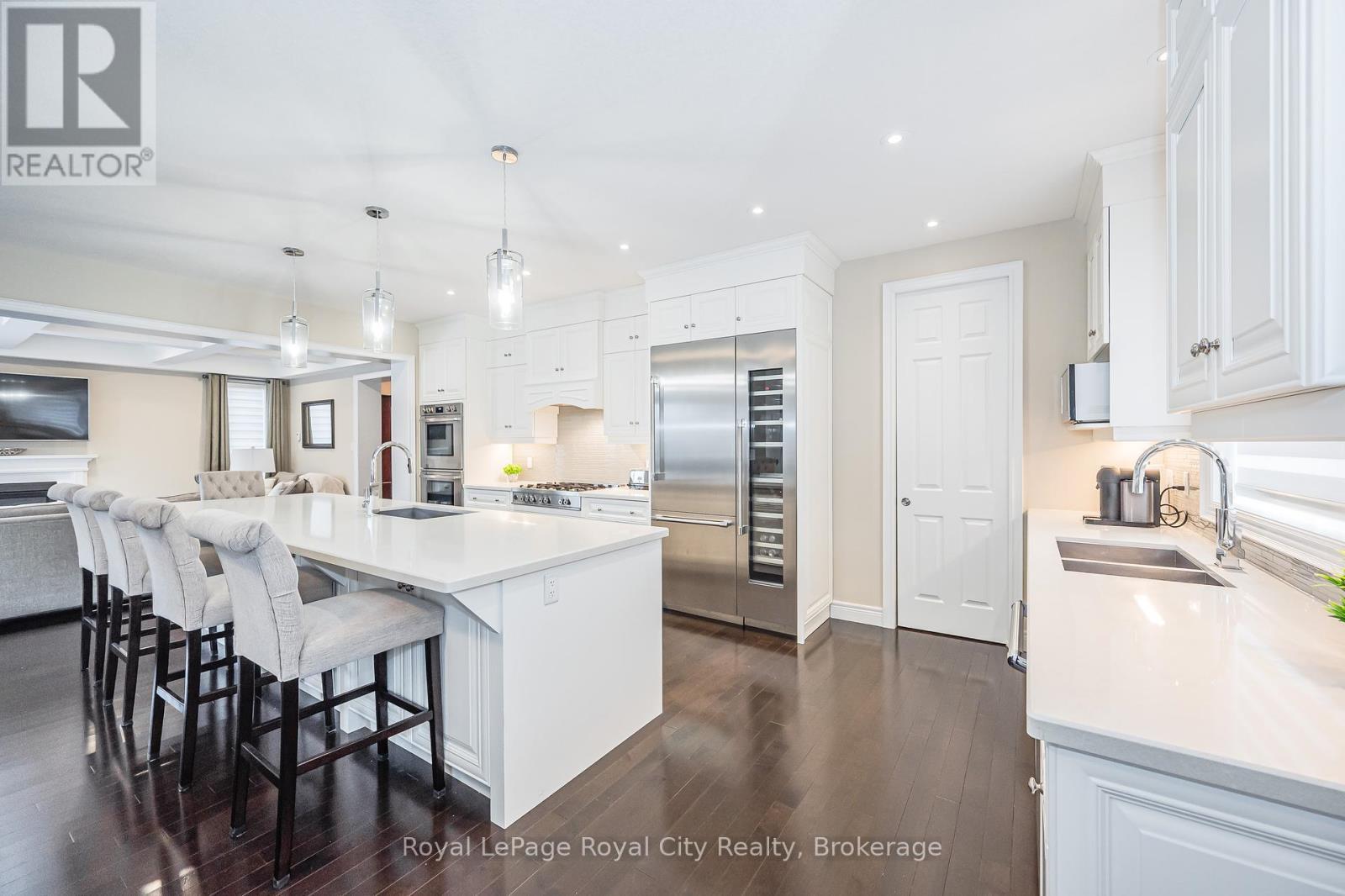 












84 MCCANN STREET

,
Guelph (Kortright East),




Ontario
N1G0B9

