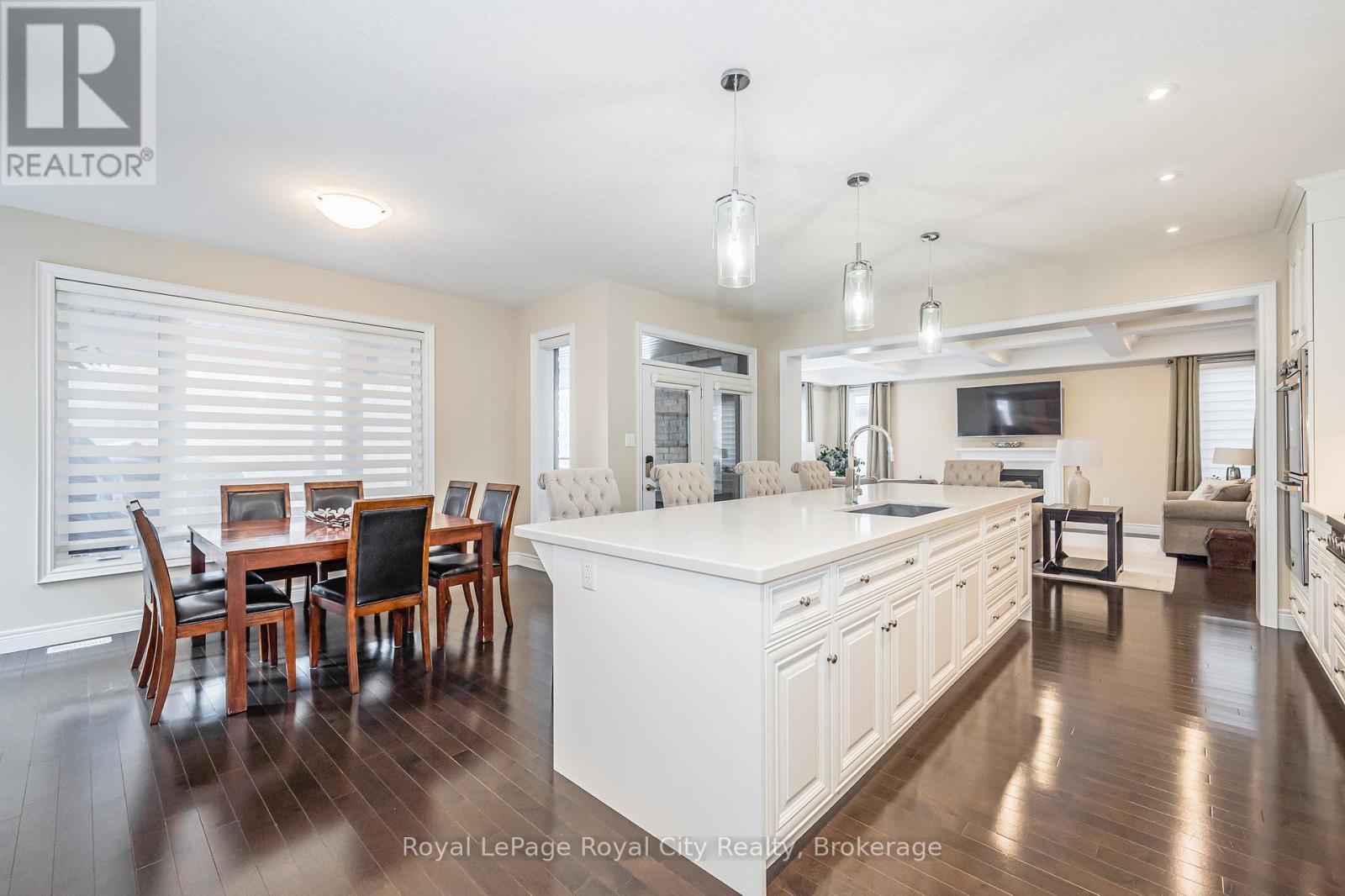 












84 MCCANN STREET

,
Guelph (Kortright East),




Ontario
N1G0B9

