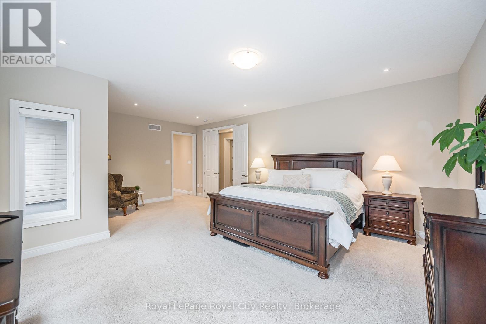 












84 MCCANN STREET

,
Guelph (Kortright East),




Ontario
N1G0B9

