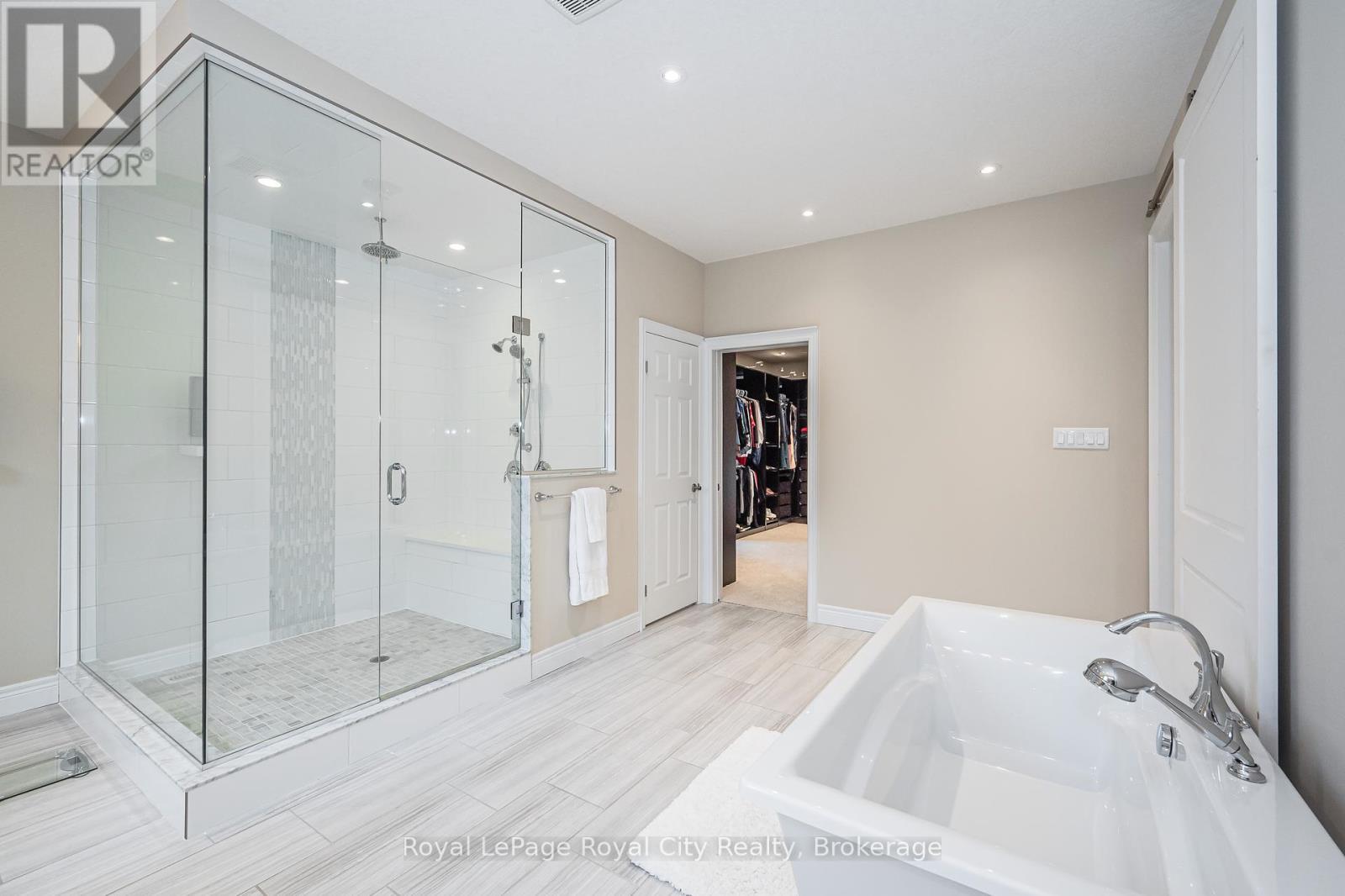 












84 MCCANN STREET

,
Guelph (Kortright East),




Ontario
N1G0B9

