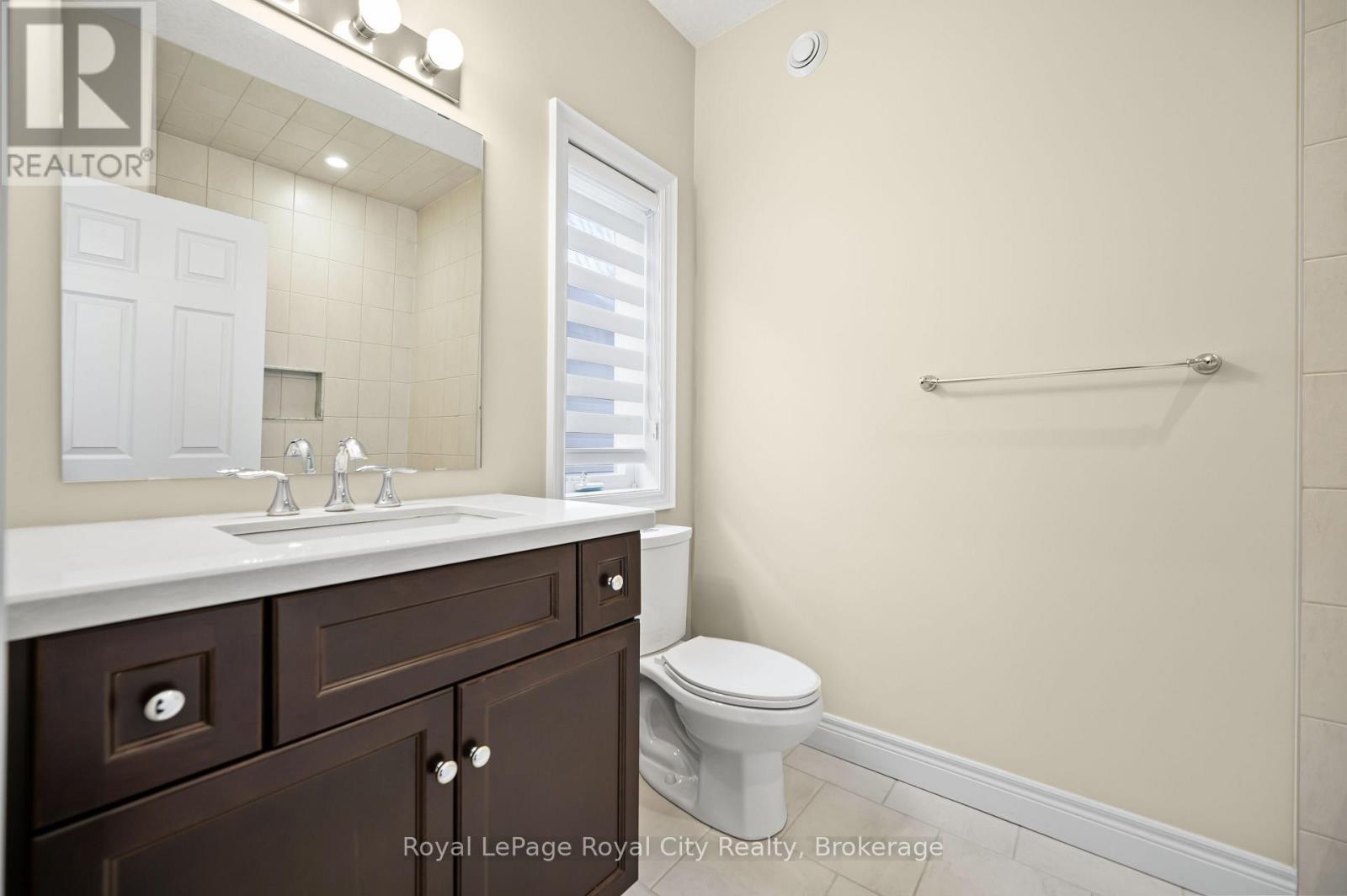 












84 MCCANN STREET

,
Guelph (Kortright East),




Ontario
N1G0B9

