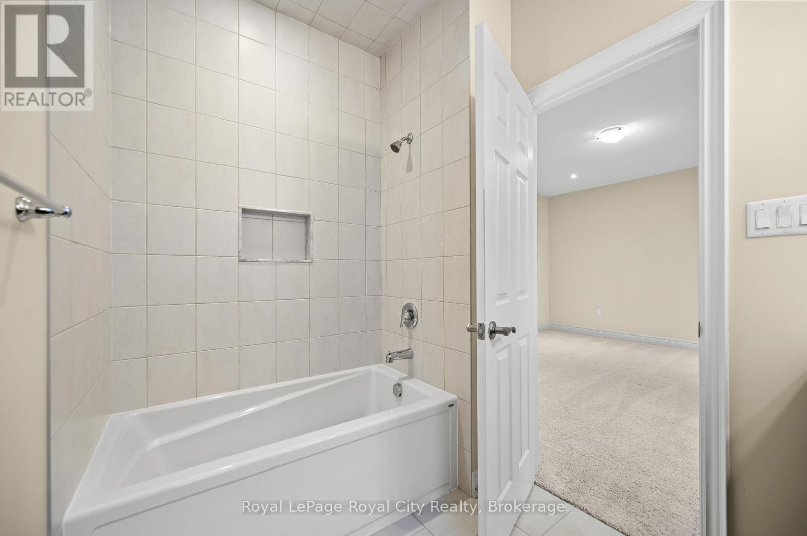 












84 MCCANN STREET

,
Guelph (Kortright East),




Ontario
N1G0B9

