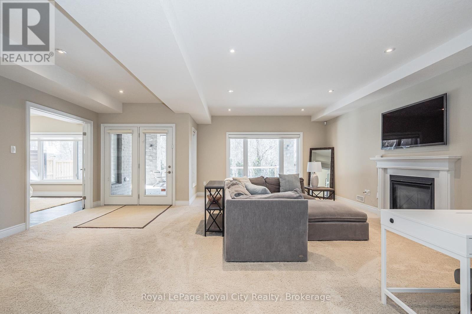 












84 MCCANN STREET

,
Guelph (Kortright East),




Ontario
N1G0B9

