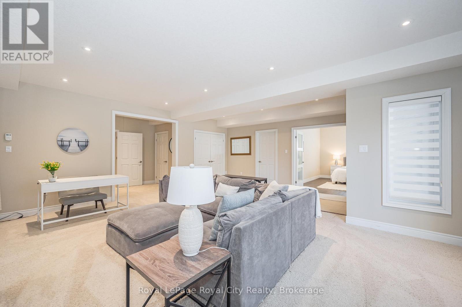 












84 MCCANN STREET

,
Guelph (Kortright East),




Ontario
N1G0B9

