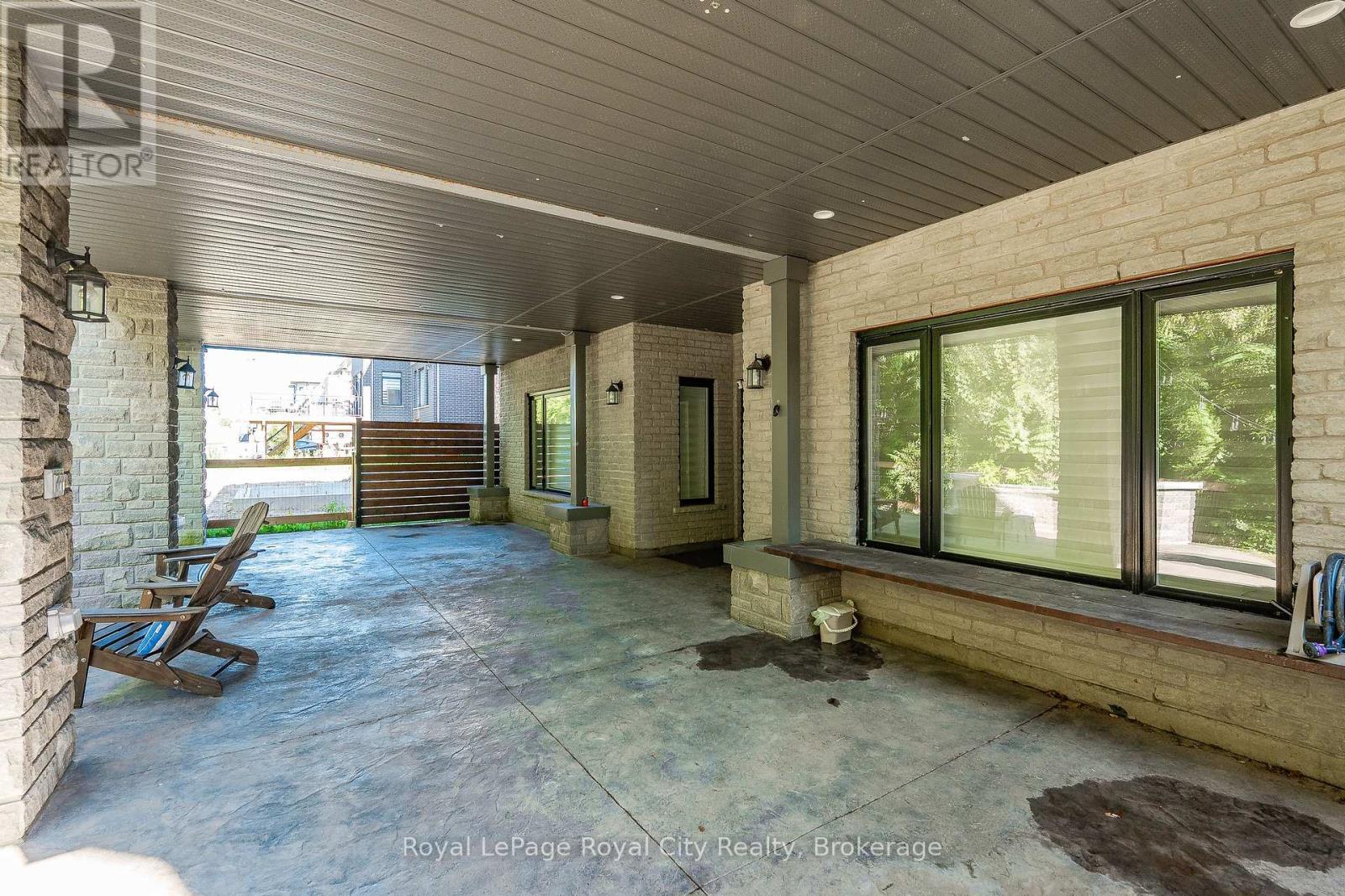 












84 MCCANN STREET

,
Guelph (Kortright East),




Ontario
N1G0B9

