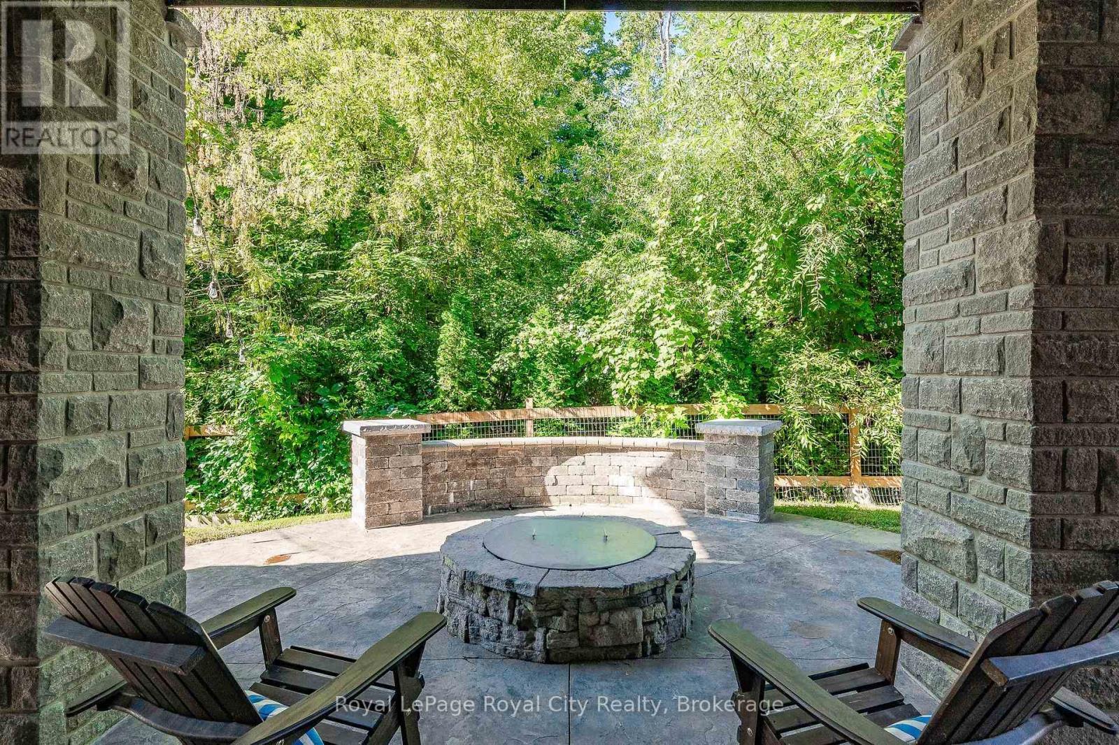 












84 MCCANN STREET

,
Guelph (Kortright East),




Ontario
N1G0B9

