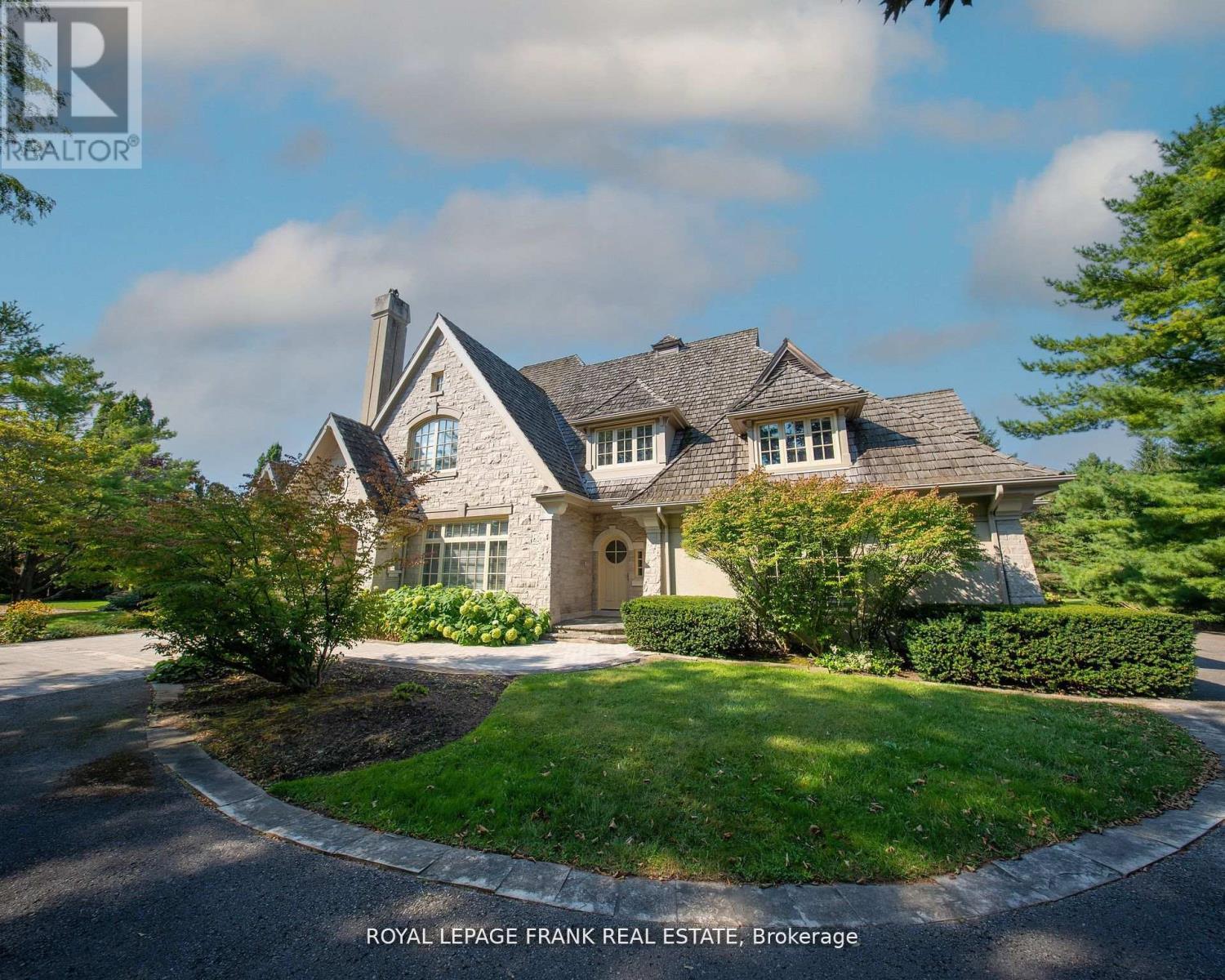 












42 BUGGEY LANE

,
Ajax (Northeast Ajax),




Ontario
L1Z1X5

