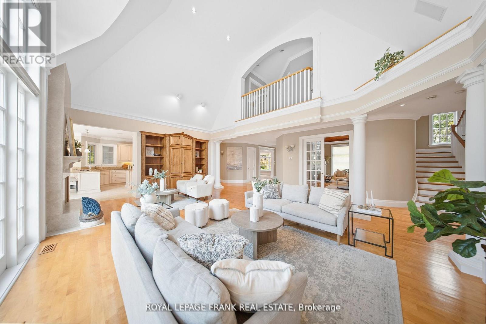 












42 BUGGEY LANE

,
Ajax (Northeast Ajax),




Ontario
L1Z1X5

