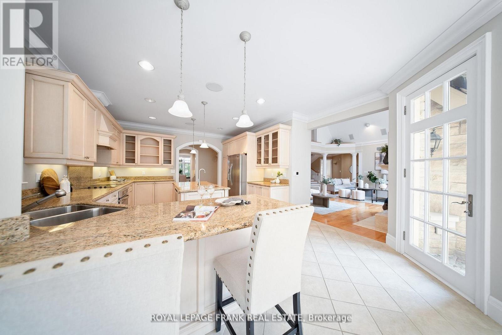 












42 BUGGEY LANE

,
Ajax (Northeast Ajax),




Ontario
L1Z1X5

