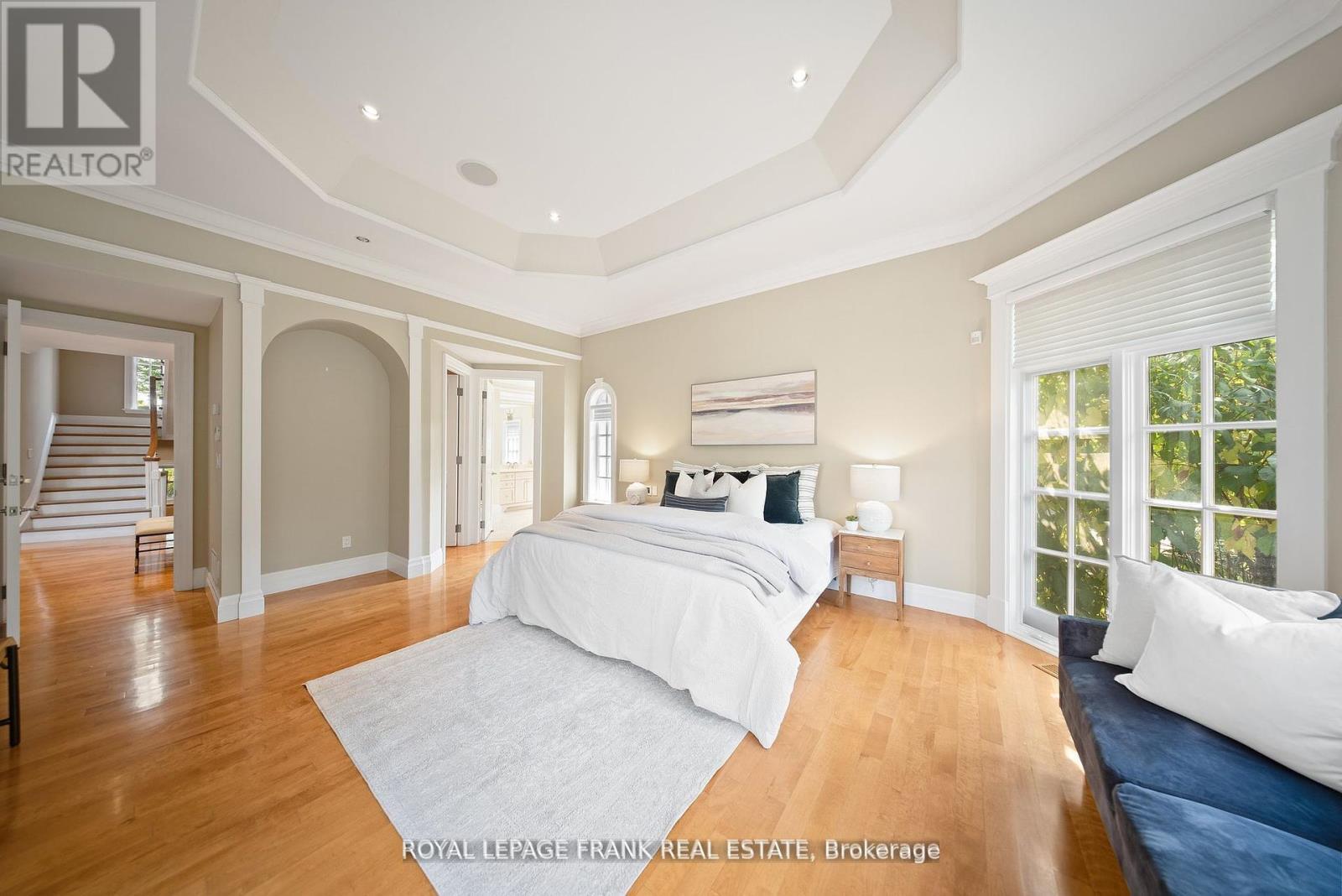 












42 BUGGEY LANE

,
Ajax (Northeast Ajax),




Ontario
L1Z1X5

