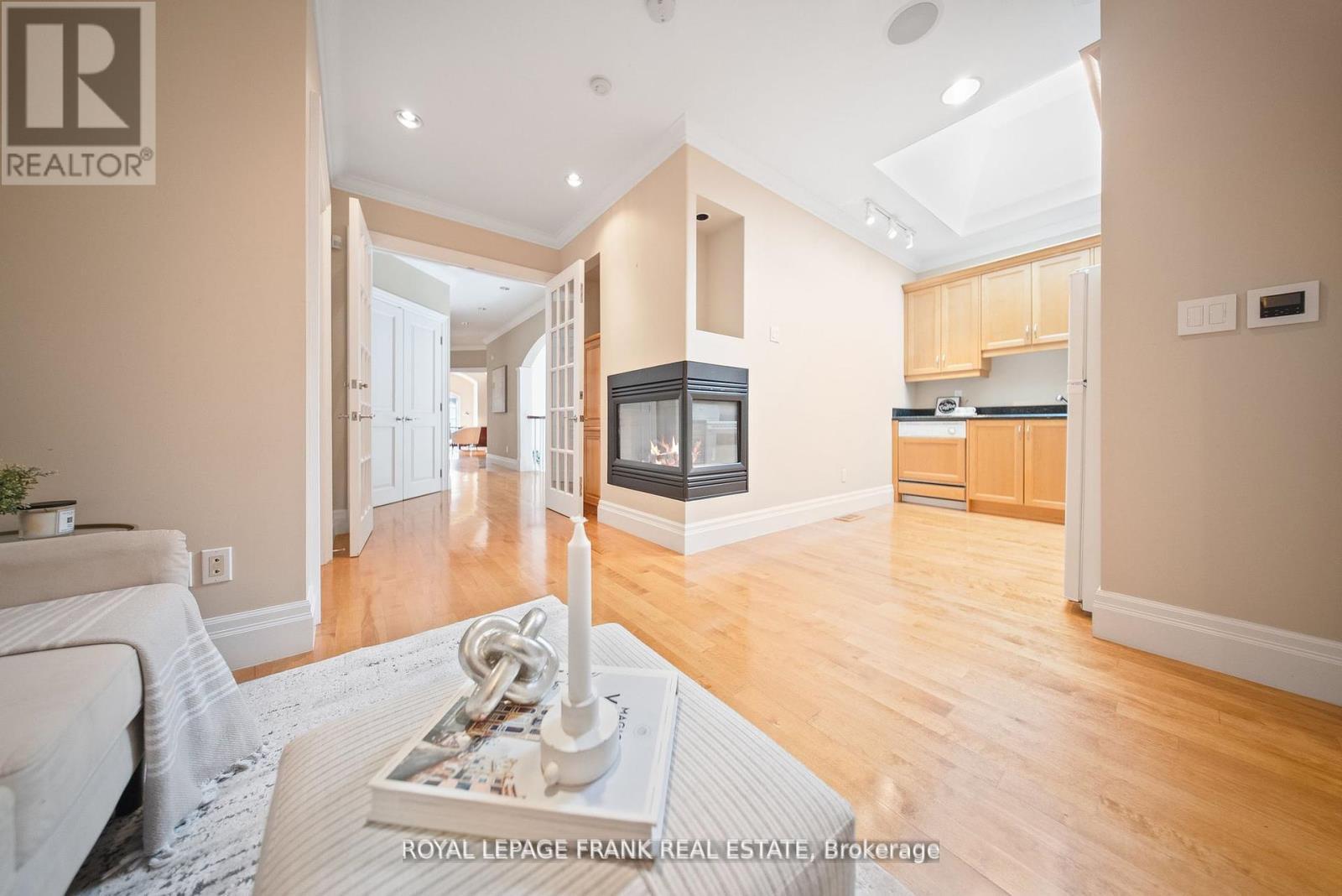 












42 BUGGEY LANE

,
Ajax (Northeast Ajax),




Ontario
L1Z1X5

