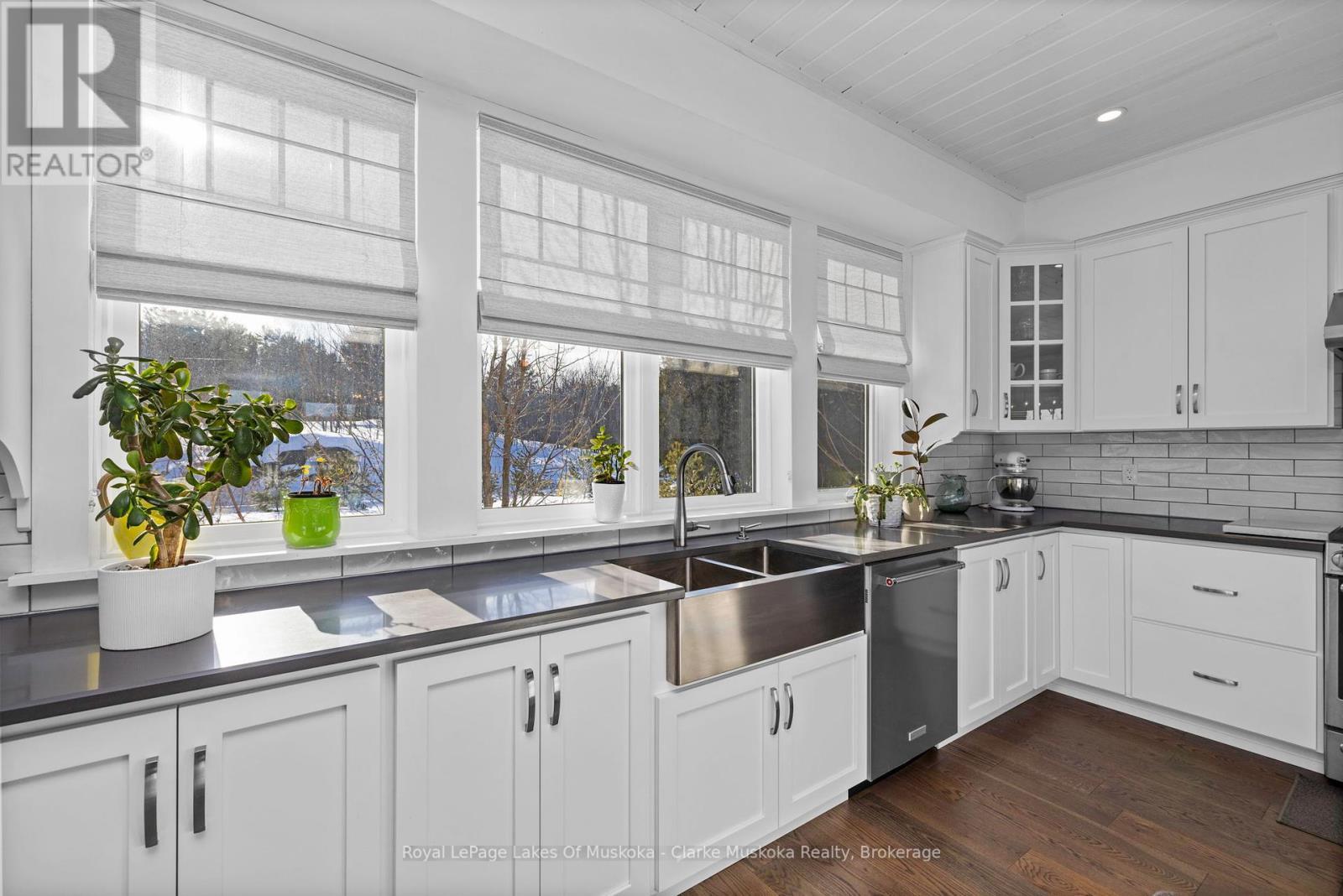 












202 WHITES FALLS ROAD

,
Georgian Bay (Baxter),




Ontario
L0K1S0

