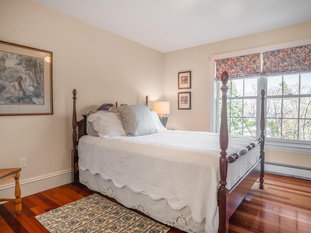 












48 Maplewood Crescent

,
Charlottetown,




PE
C1A 2X5

