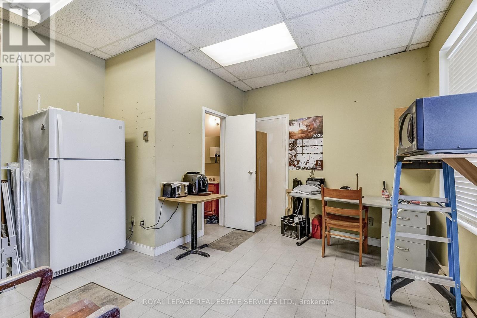 












1 - 2050 SPEERS ROAD

,
Oakville,




Ontario
L6L2X8

