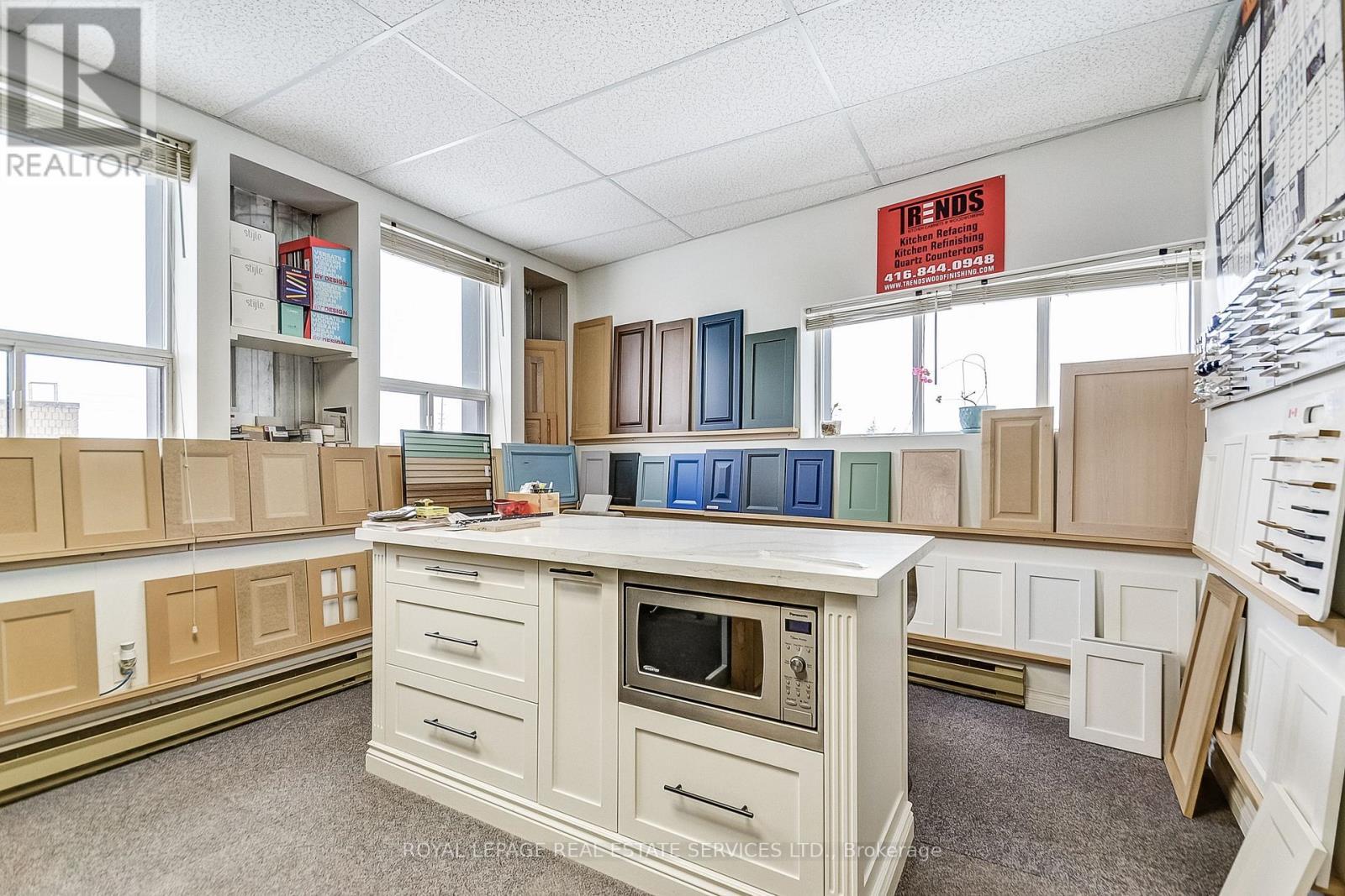 












1 - 2050 SPEERS ROAD

,
Oakville,




Ontario
L6L2X8

