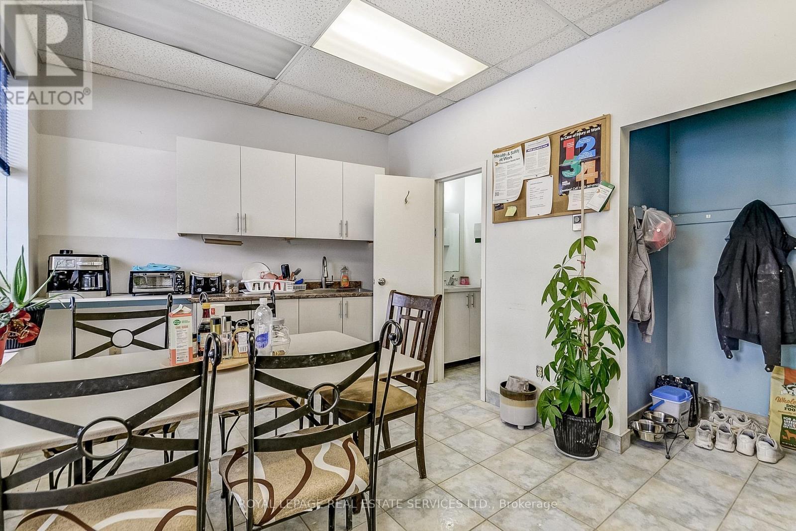












1 - 2050 SPEERS ROAD

,
Oakville,




Ontario
L6L2X8

