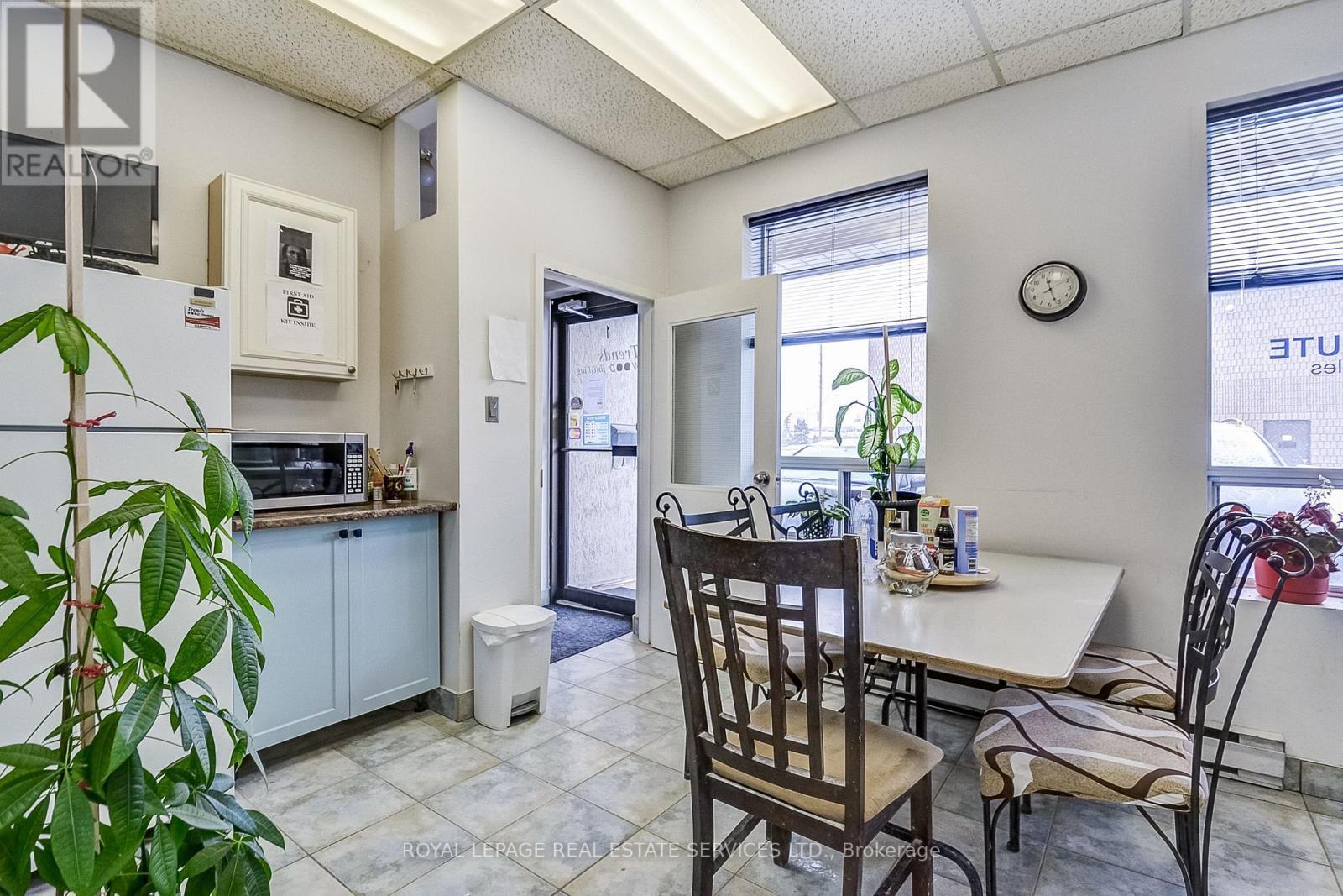 












1 - 2050 SPEERS ROAD

,
Oakville,




Ontario
L6L2X8

