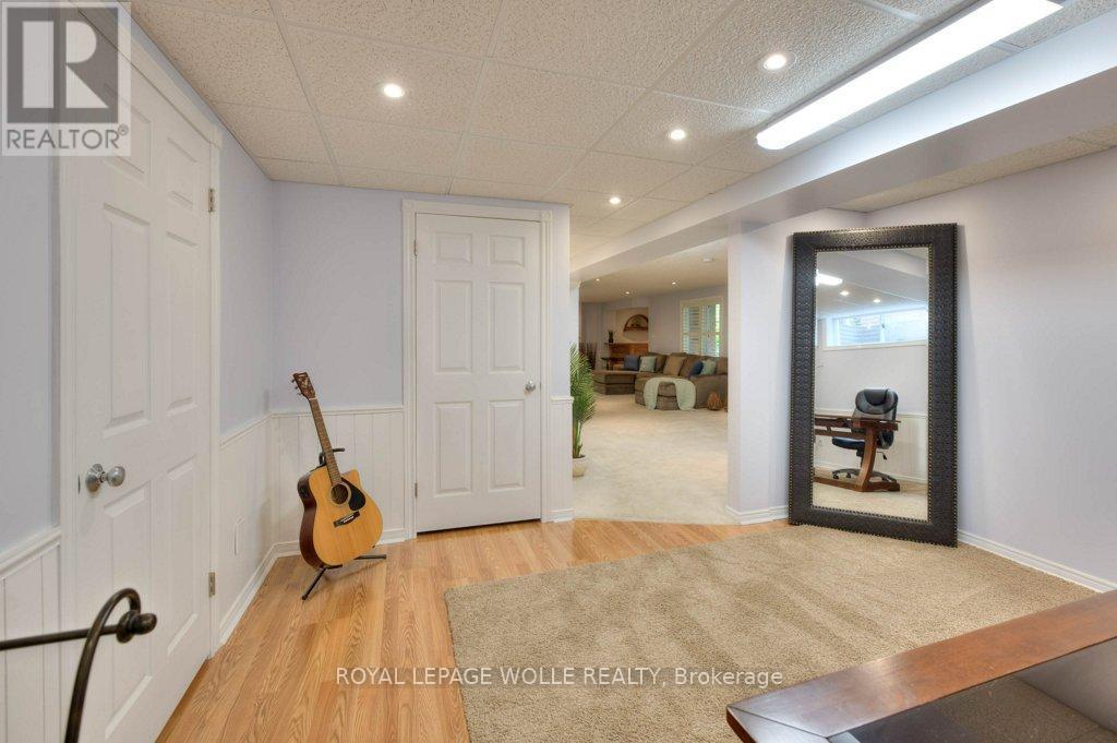 












318 ROXTON DRIVE

,
Waterloo,




Ontario
N2T1R6

