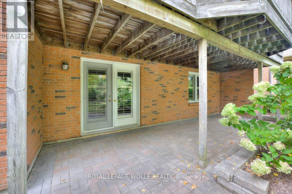












318 ROXTON DRIVE

,
Waterloo,




Ontario
N2T1R6

