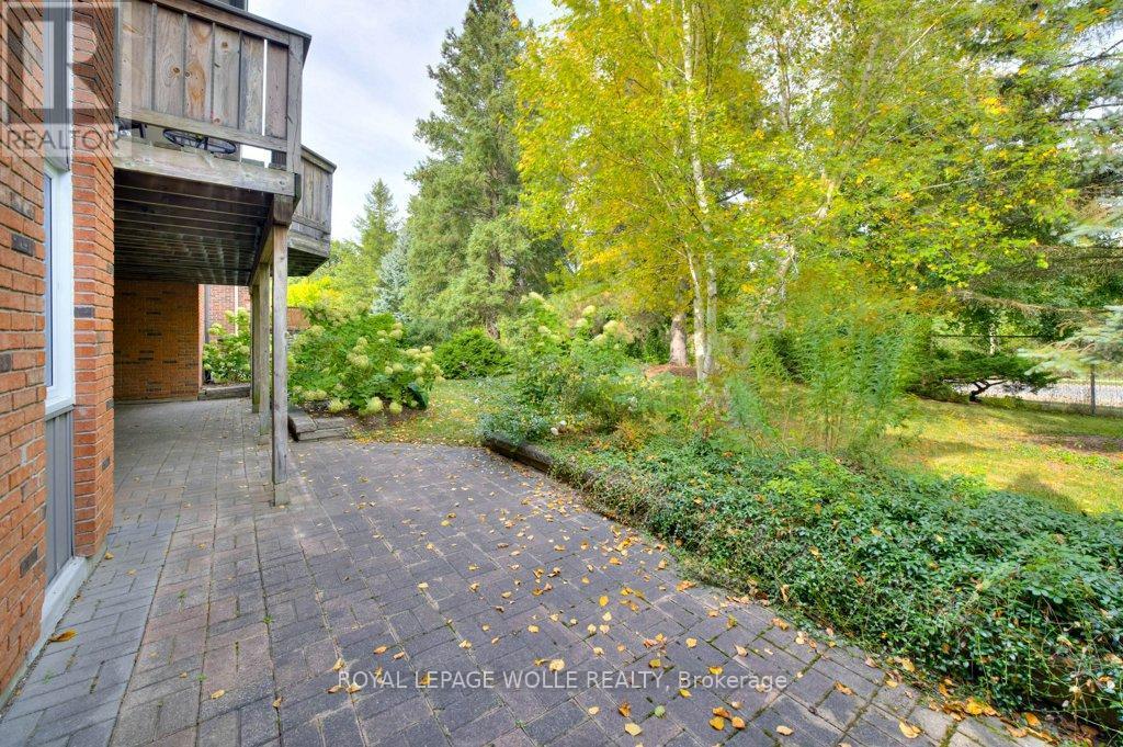 












318 ROXTON DRIVE

,
Waterloo,




Ontario
N2T1R6

