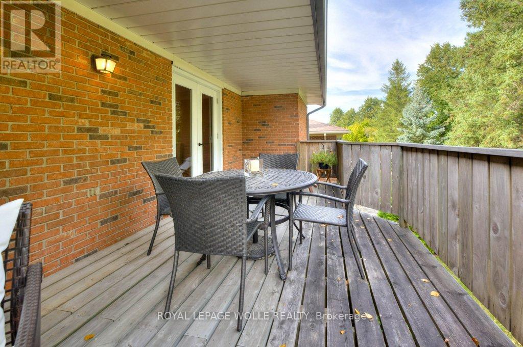 












318 ROXTON DRIVE

,
Waterloo,




Ontario
N2T1R6

