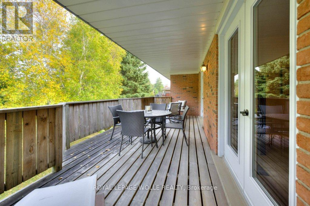 












318 ROXTON DRIVE

,
Waterloo,




Ontario
N2T1R6

