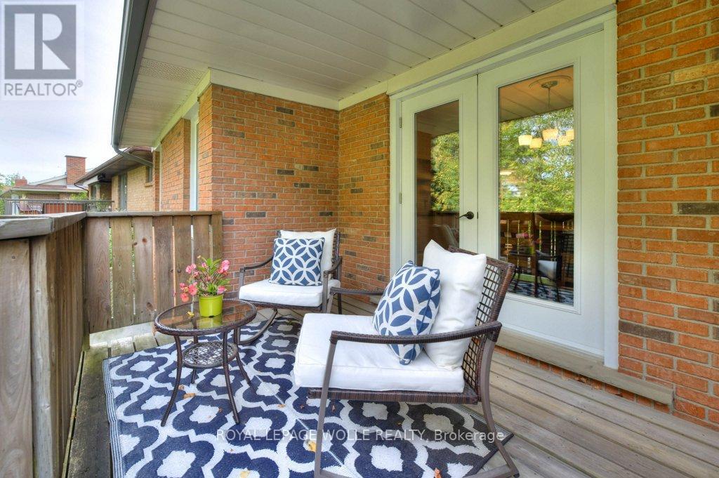 












318 ROXTON DRIVE

,
Waterloo,




Ontario
N2T1R6

