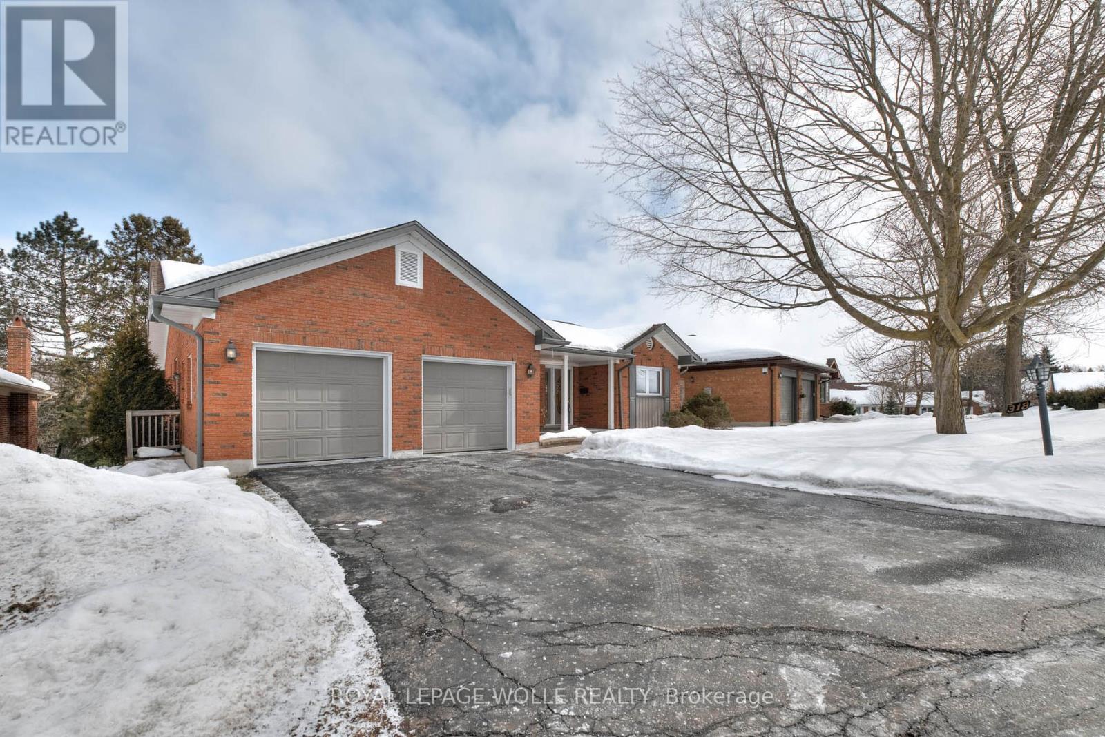 












318 ROXTON DRIVE

,
Waterloo,




Ontario
N2T1R6

