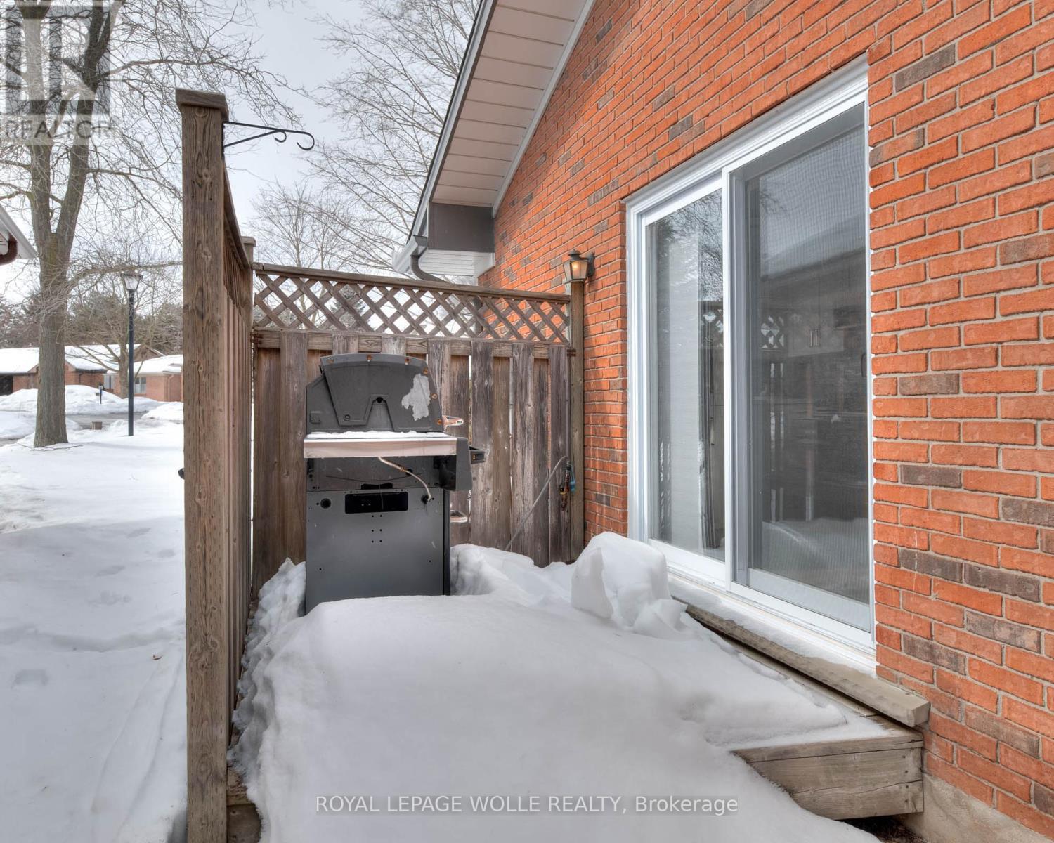 












318 ROXTON DRIVE

,
Waterloo,




Ontario
N2T1R6

