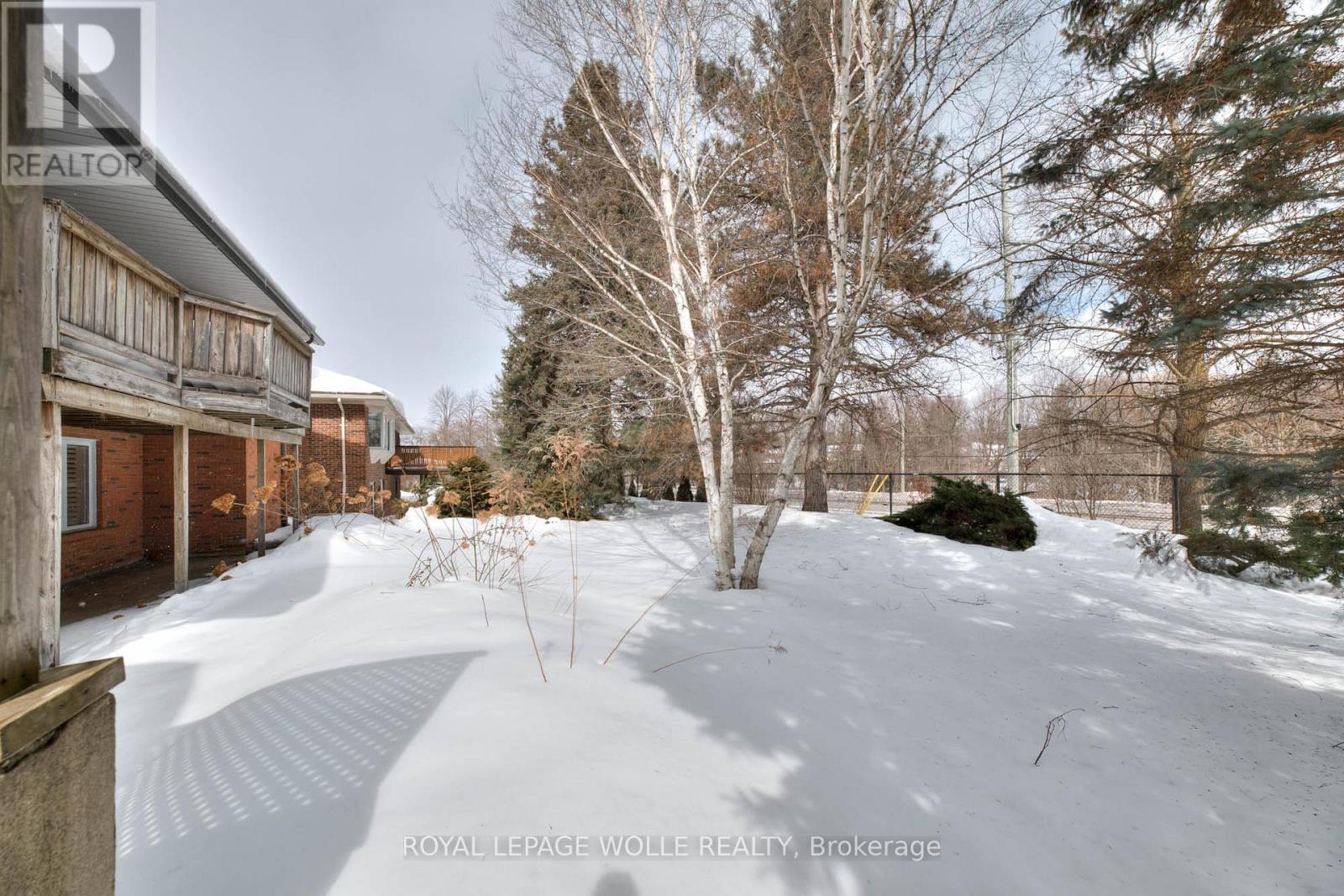 












318 ROXTON DRIVE

,
Waterloo,




Ontario
N2T1R6

