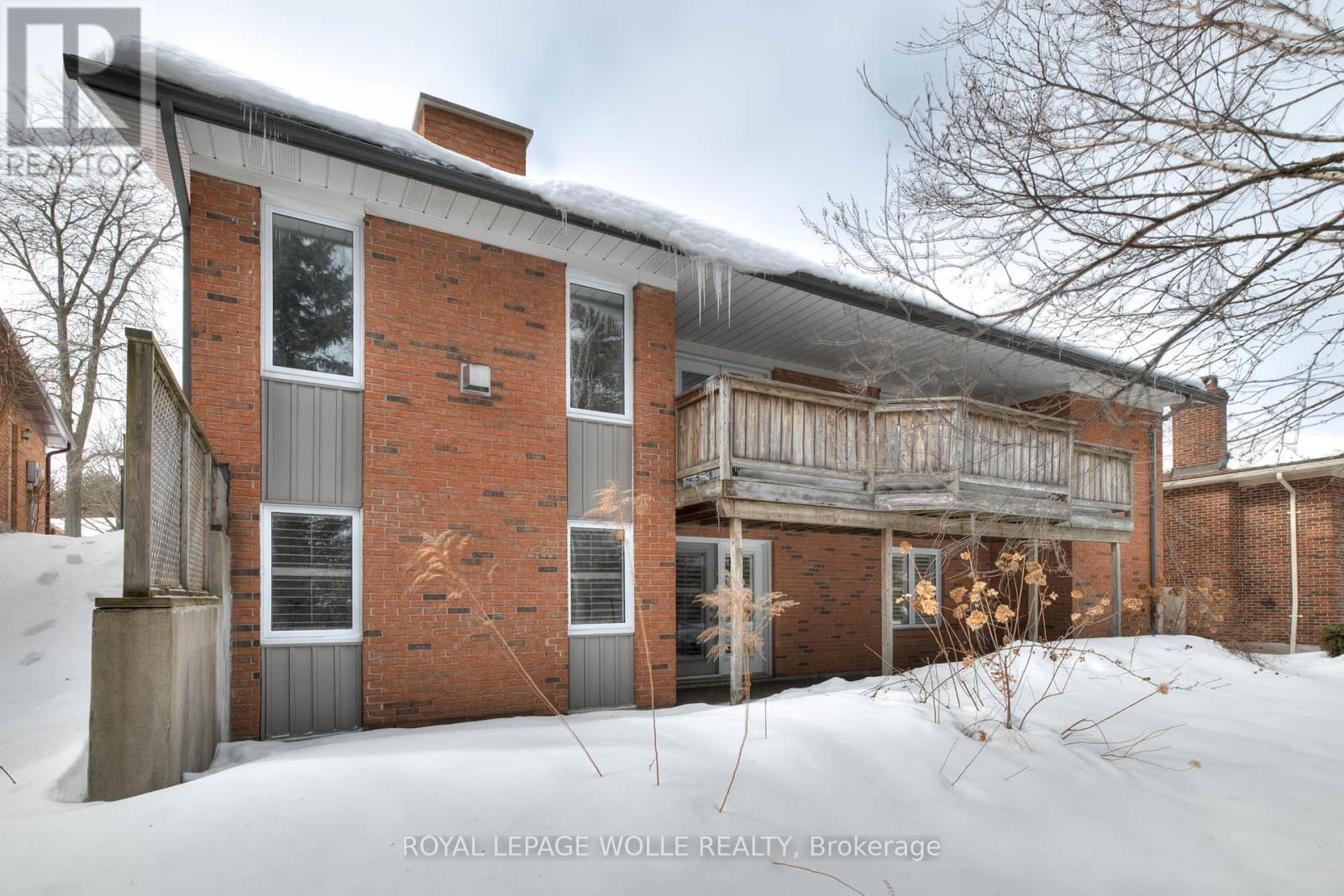 












318 ROXTON DRIVE

,
Waterloo,




Ontario
N2T1R6

