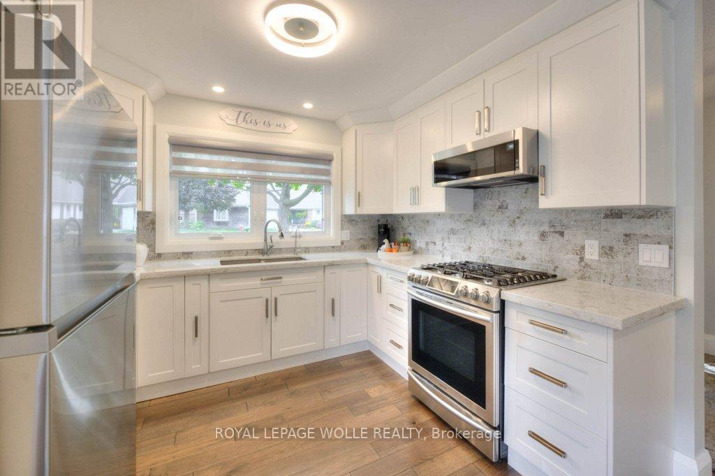 












318 ROXTON DRIVE

,
Waterloo,




Ontario
N2T1R6

