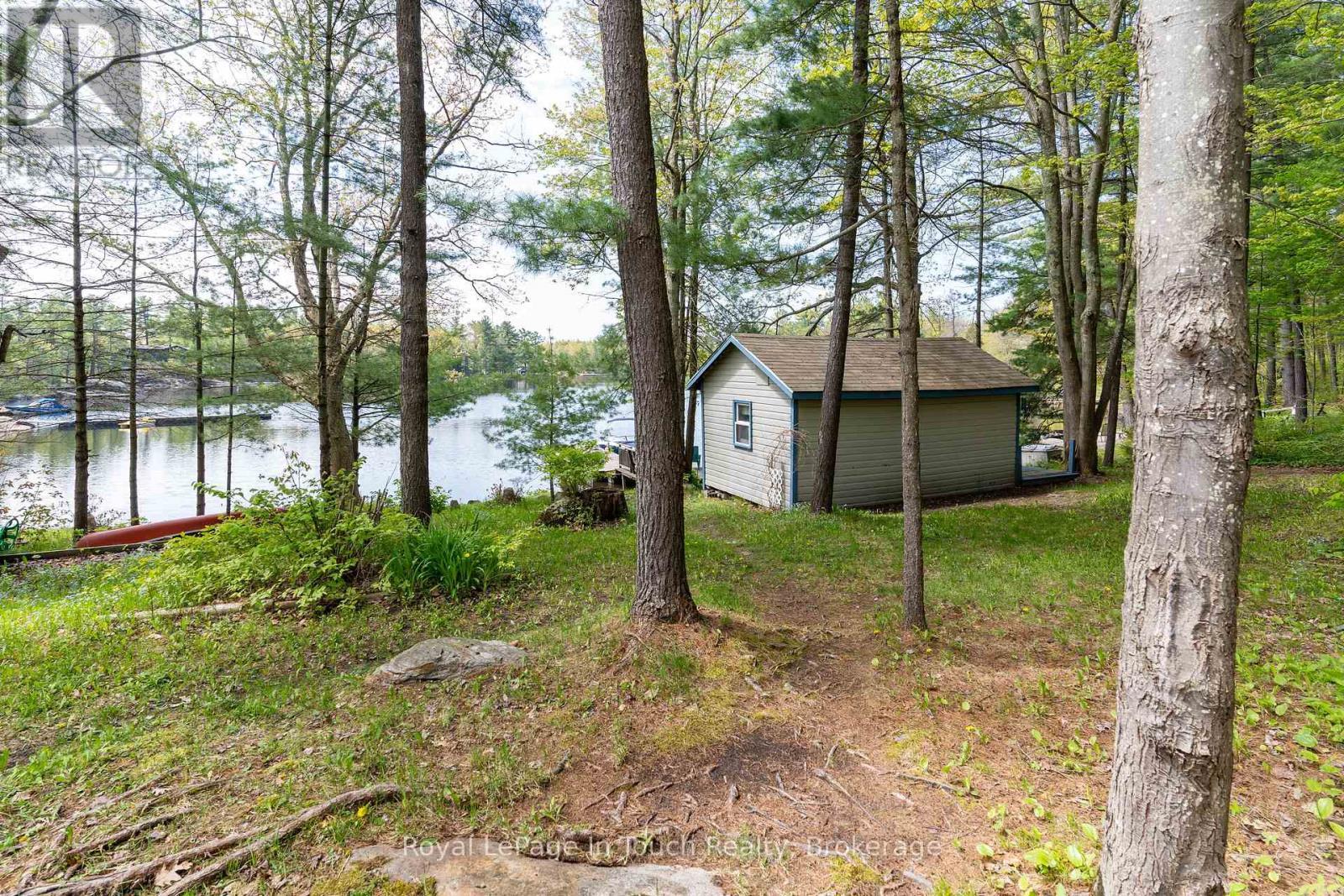 












10080 GEORGIAN BAY SHORE

,
Georgian Bay (Baxter),




Ontario
P0E1E0

