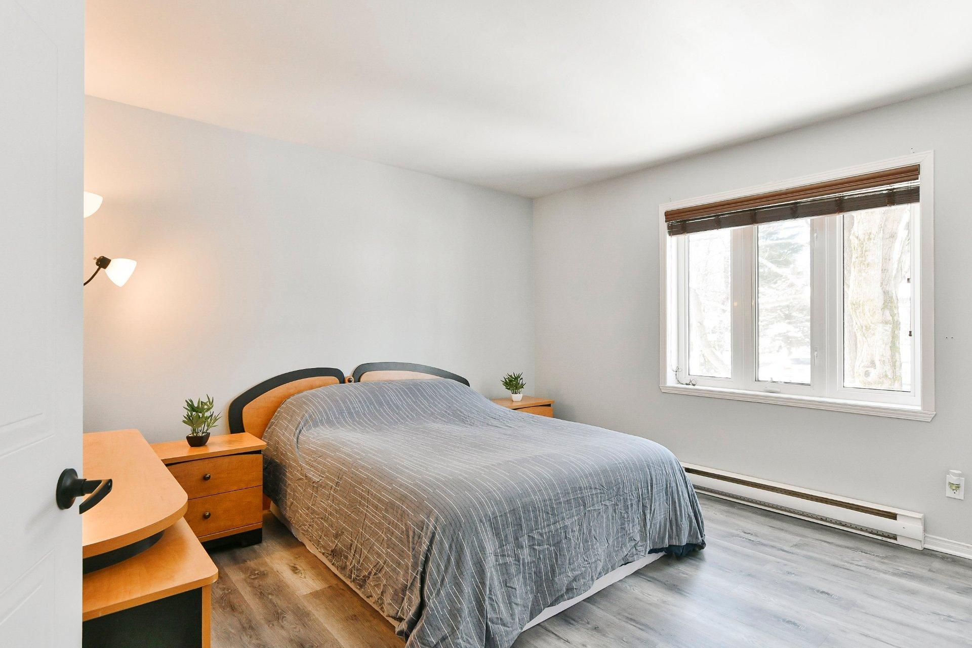 









14055


Rue Campeau

,
Mirabel,




QC
J7N1R1

