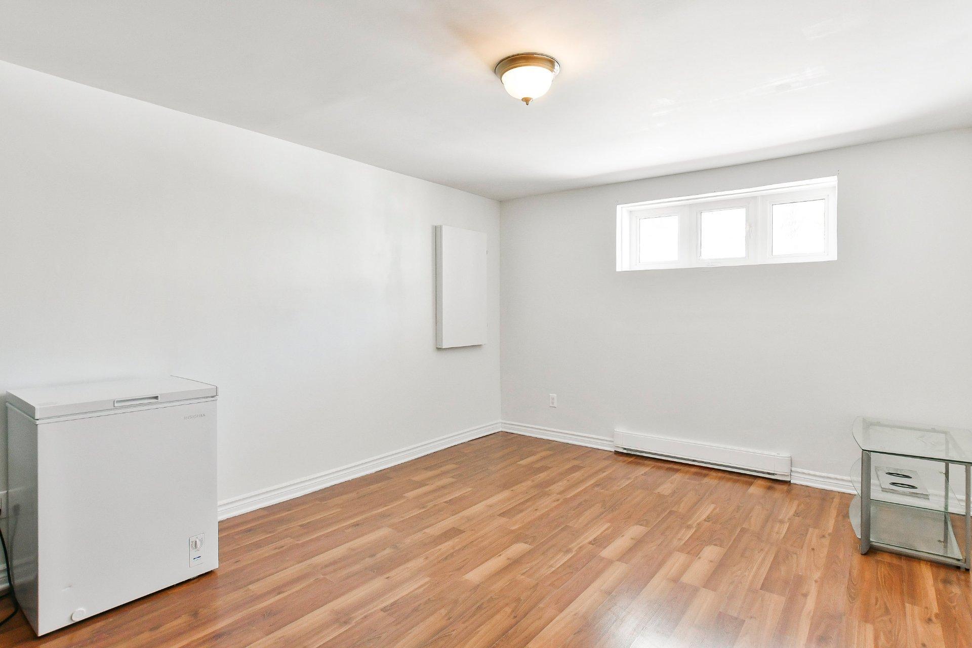









14055


Rue Campeau

,
Mirabel,




QC
J7N1R1

