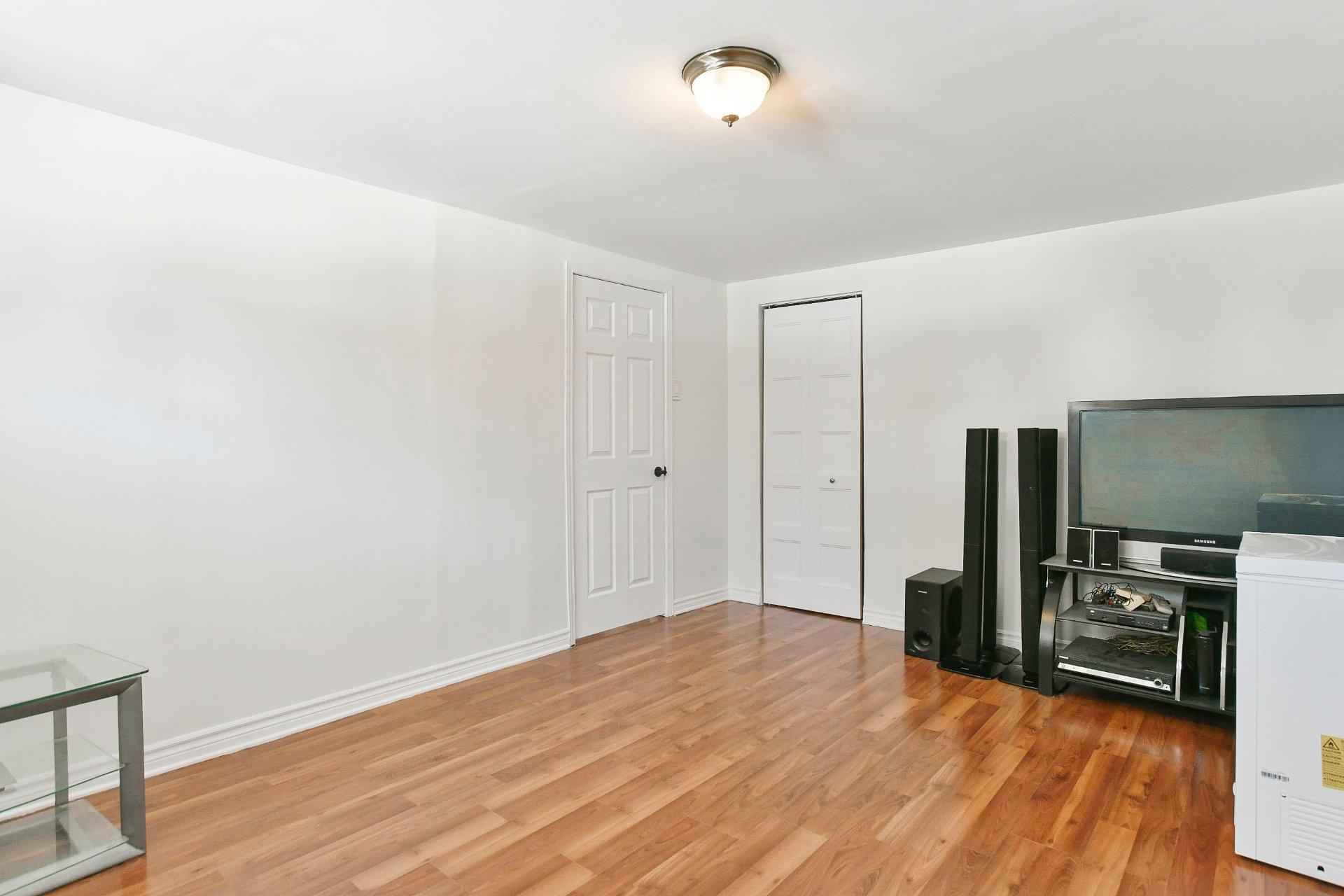 









14055


Rue Campeau

,
Mirabel,




QC
J7N1R1

