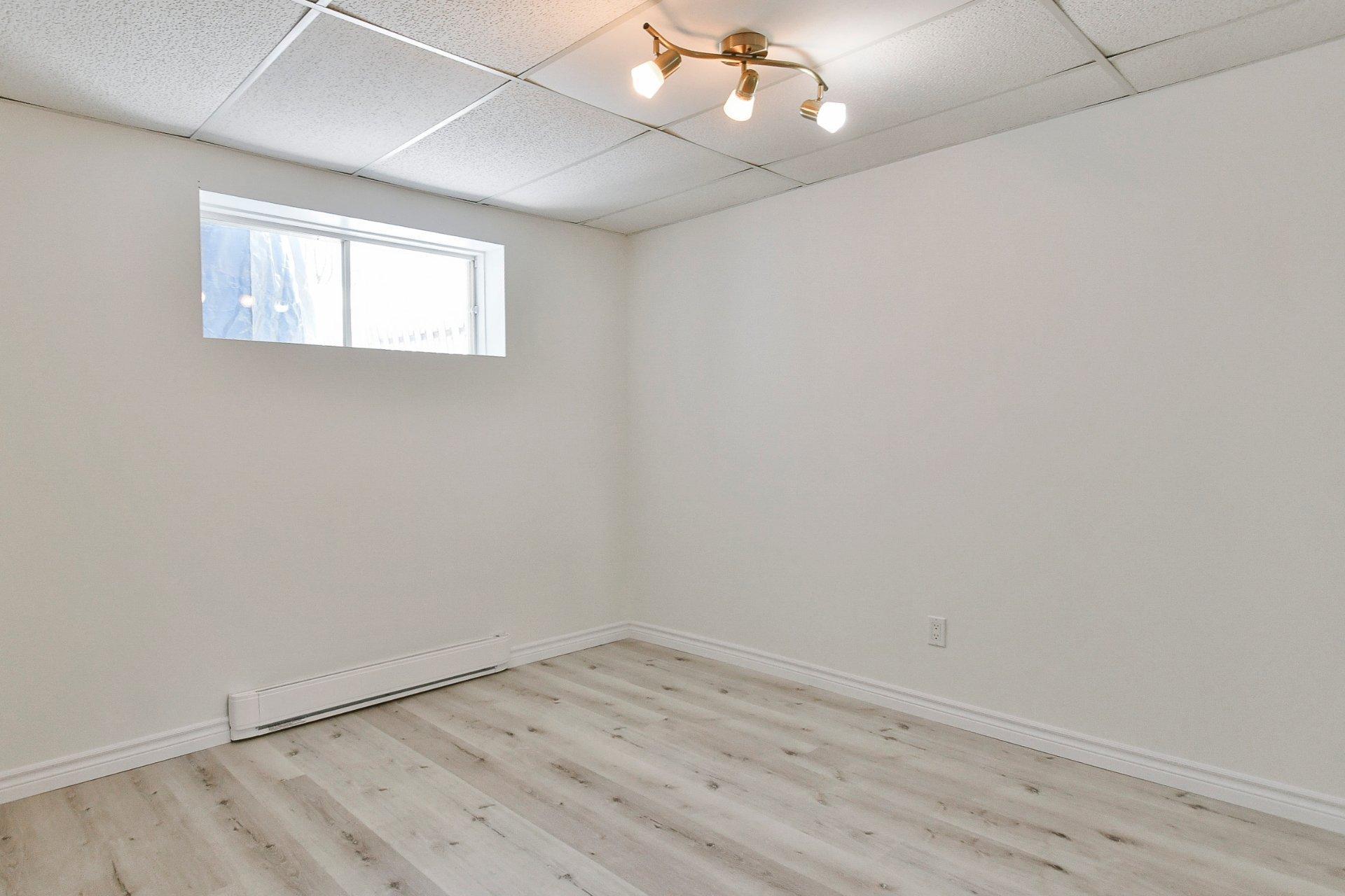









14055


Rue Campeau

,
Mirabel,




QC
J7N1R1

