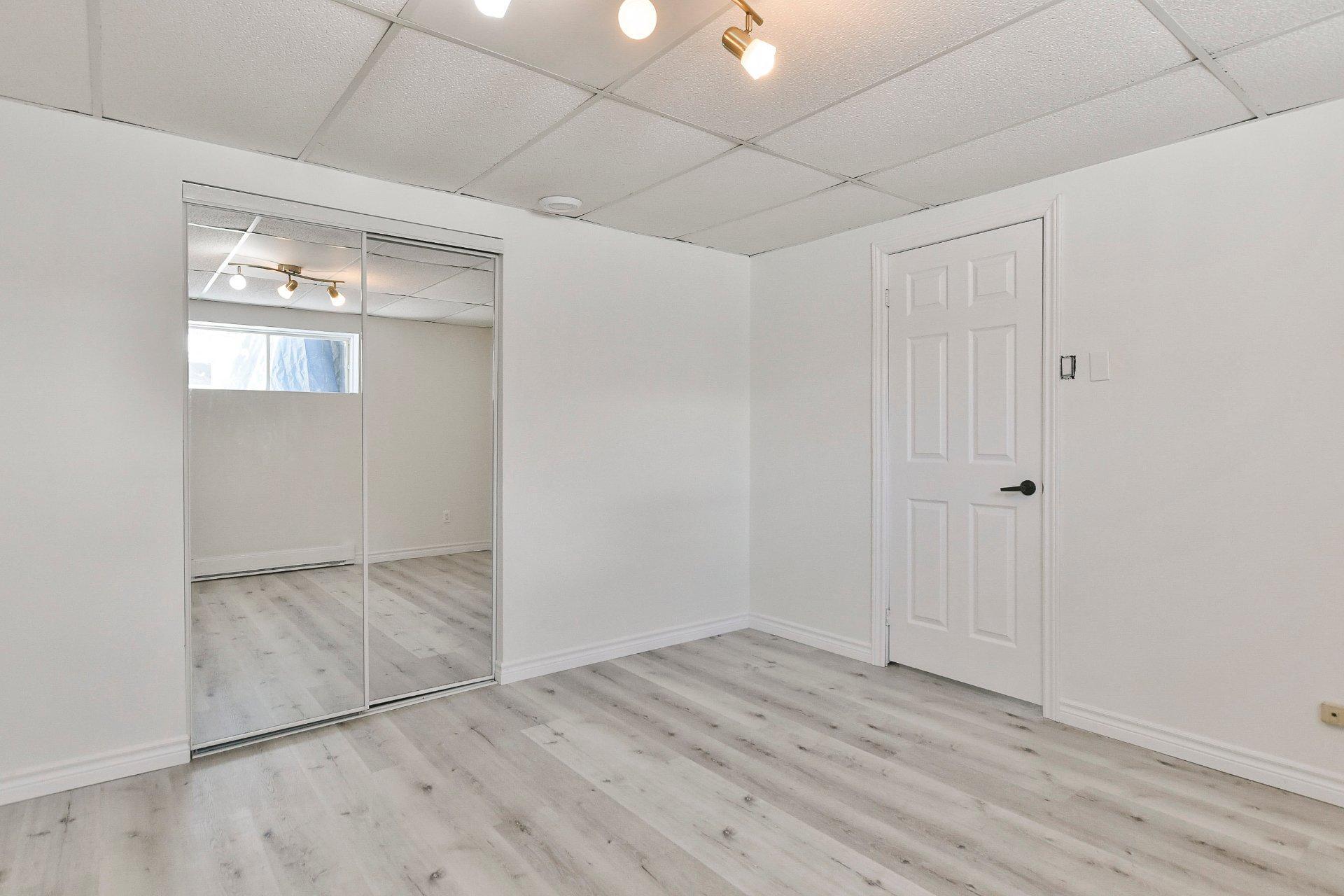 









14055


Rue Campeau

,
Mirabel,




QC
J7N1R1

