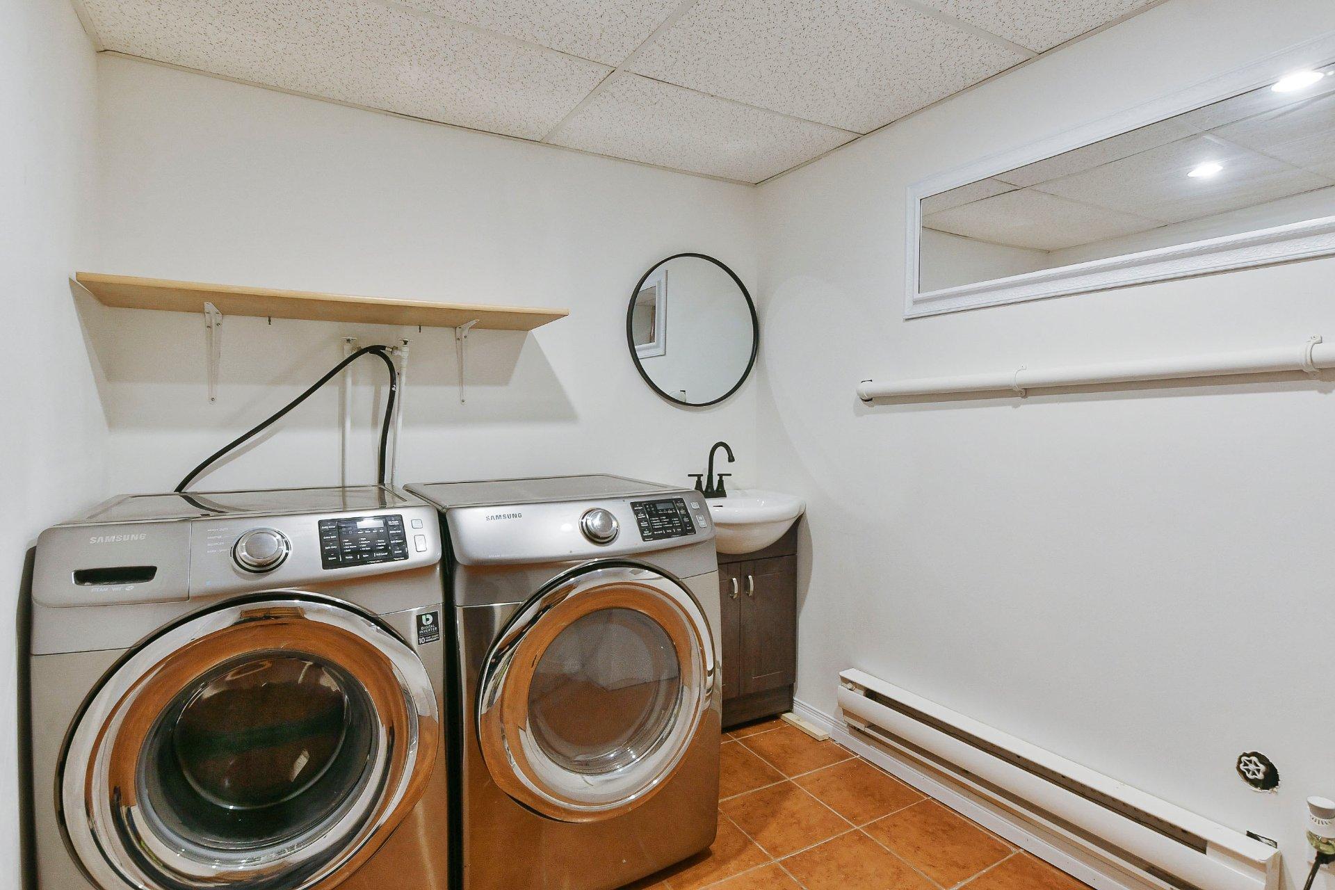 









14055


Rue Campeau

,
Mirabel,




QC
J7N1R1

