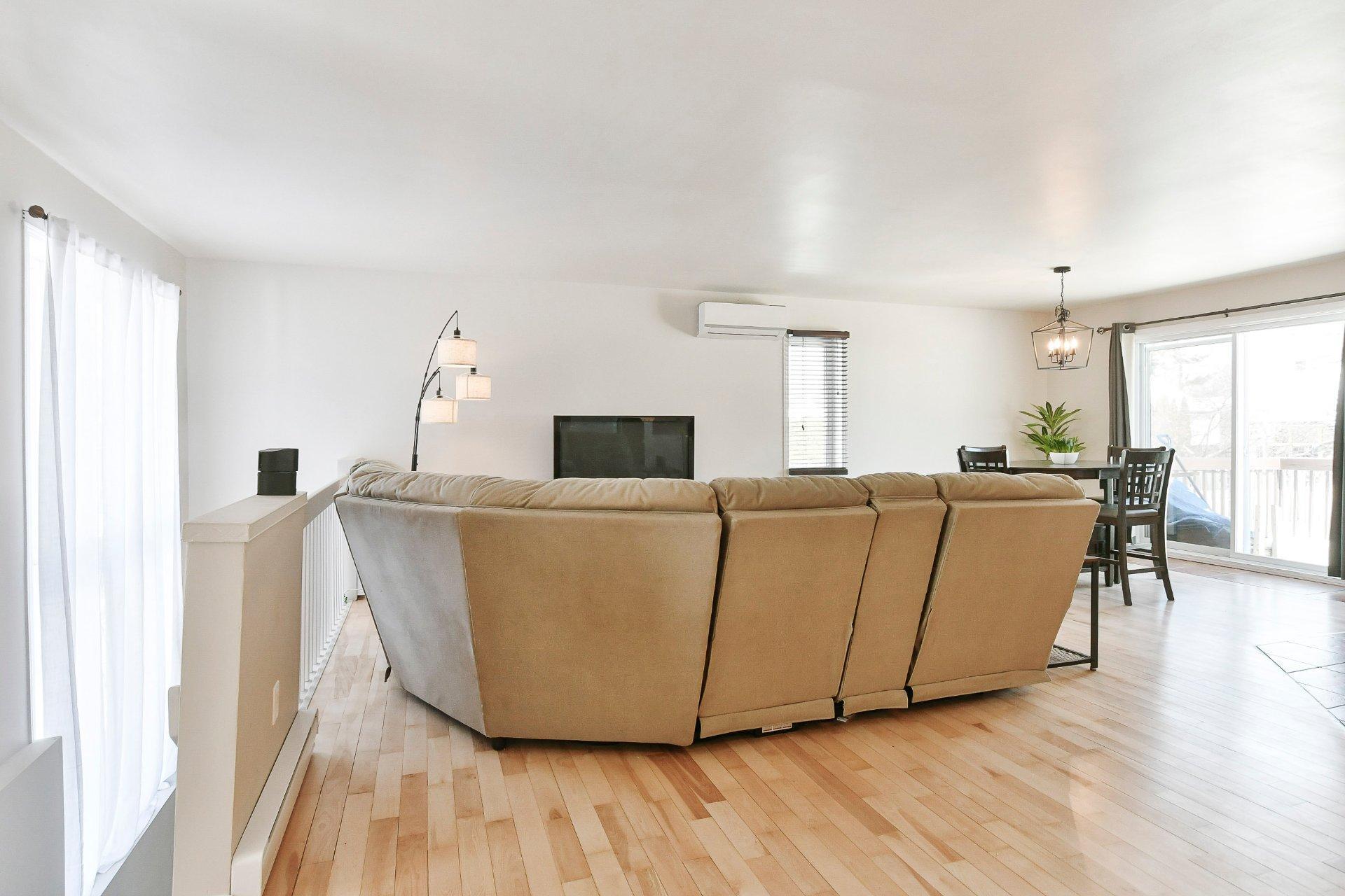 









14055


Rue Campeau

,
Mirabel,




QC
J7N1R1

