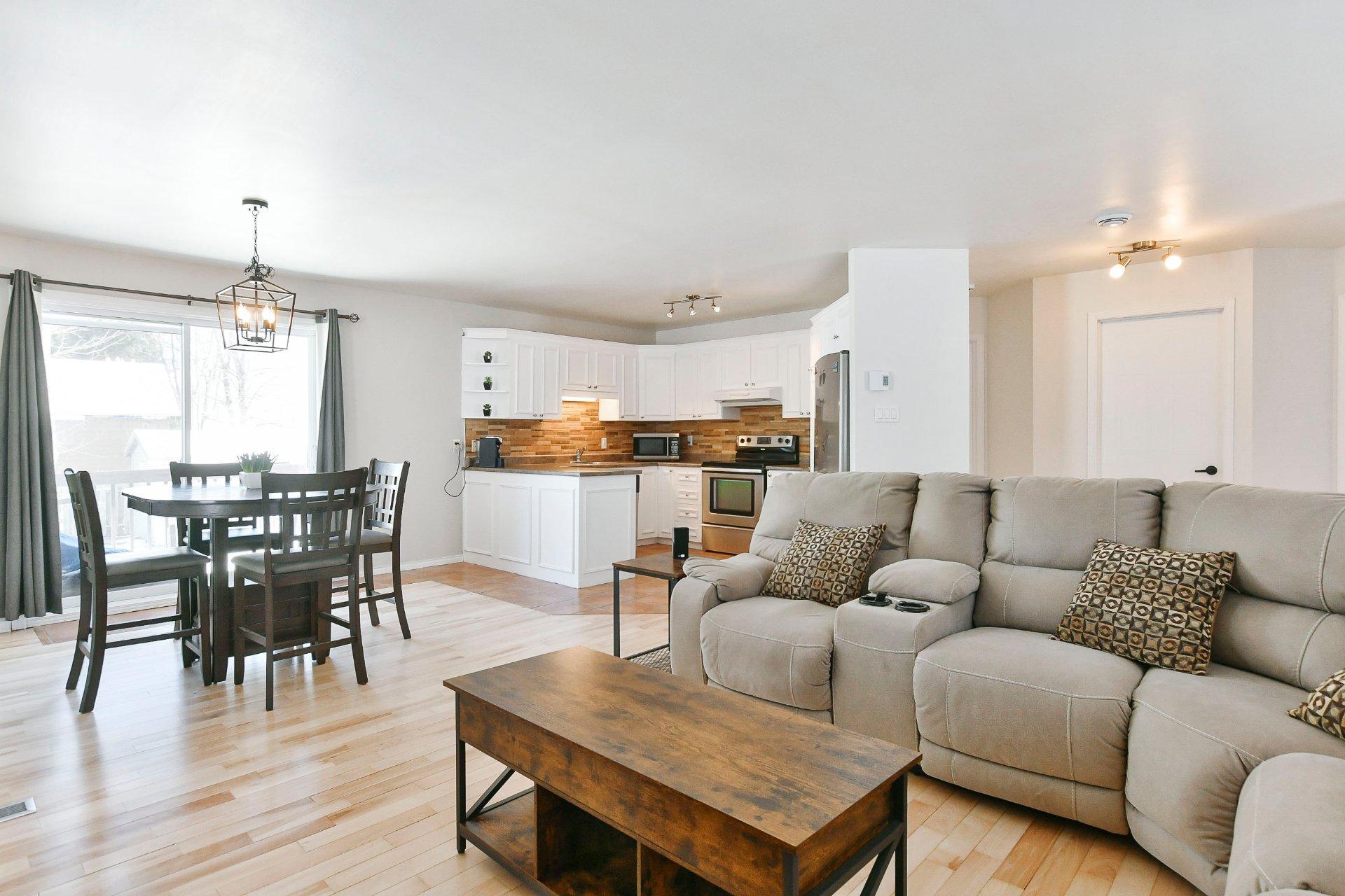 









14055


Rue Campeau

,
Mirabel,




QC
J7N1R1


