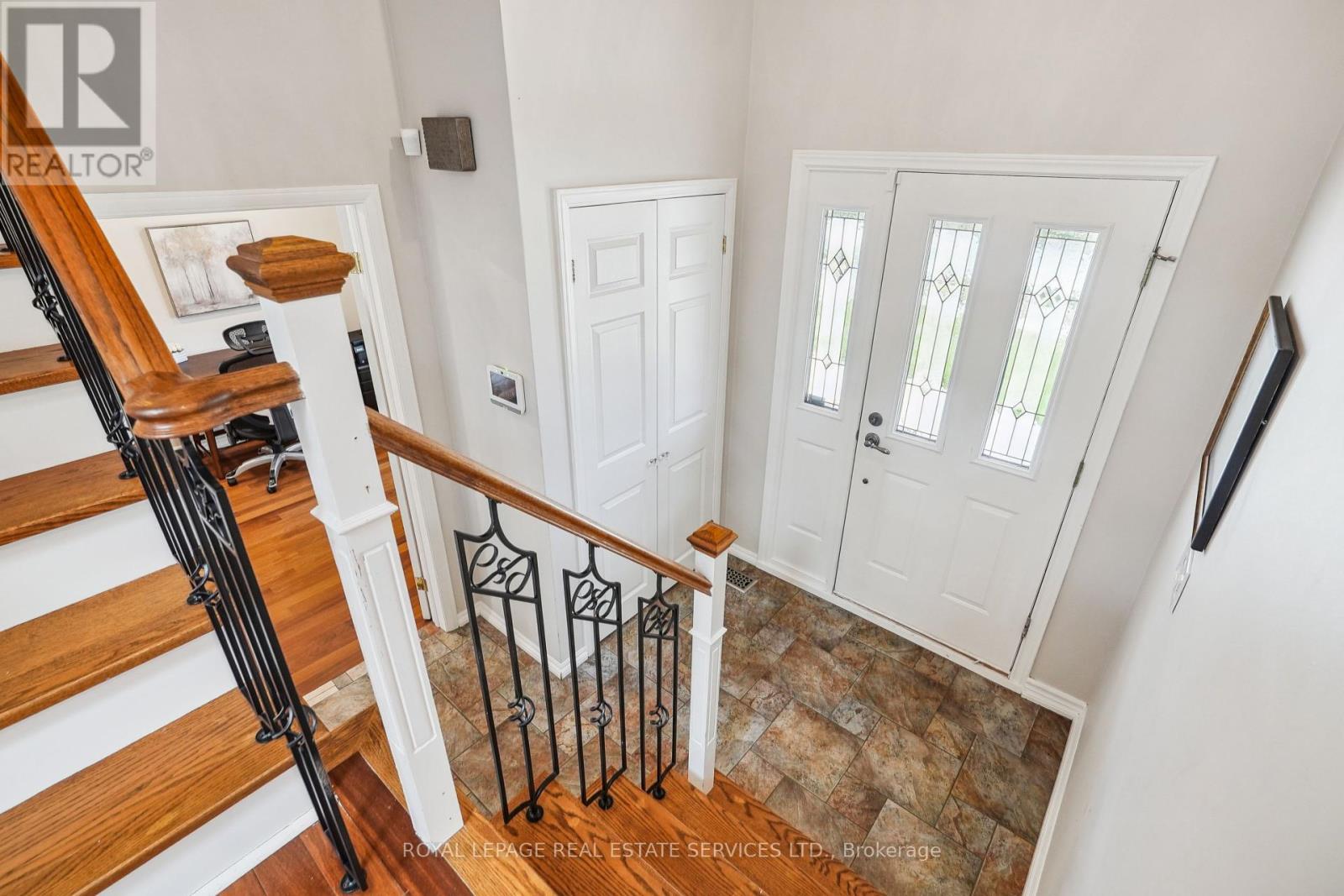 












602 ROSEDALE CRESCENT

,
Burlington,




Ontario
L7N2T1

