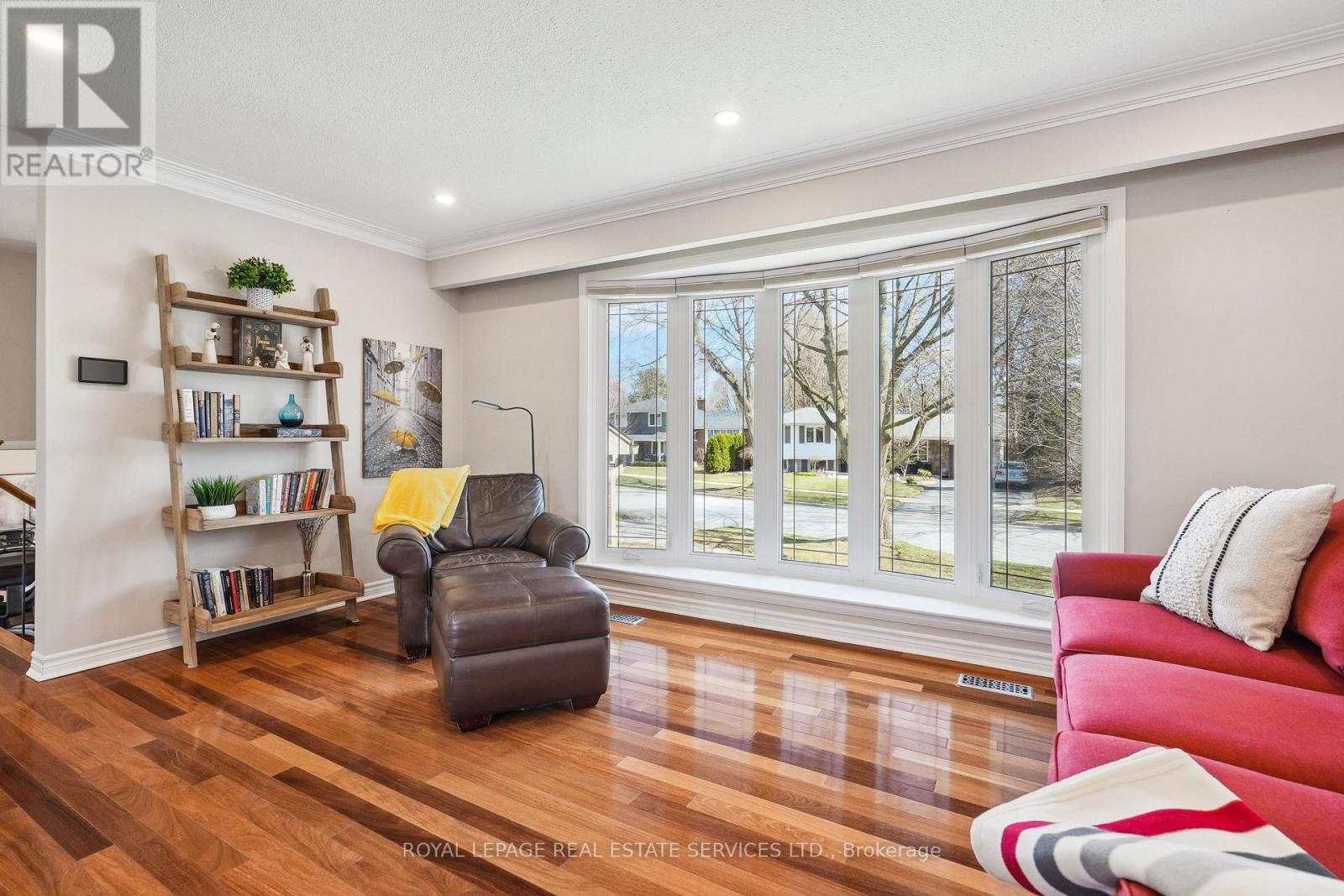 












602 ROSEDALE CRESCENT

,
Burlington,




Ontario
L7N2T1

