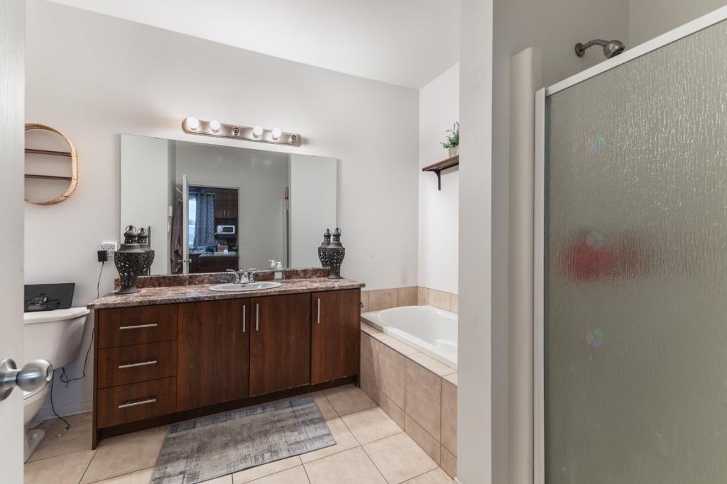 









62


Rue de l'Emerald

, 002,
Gatineau (Aylmer),




QC
J9J1N4

