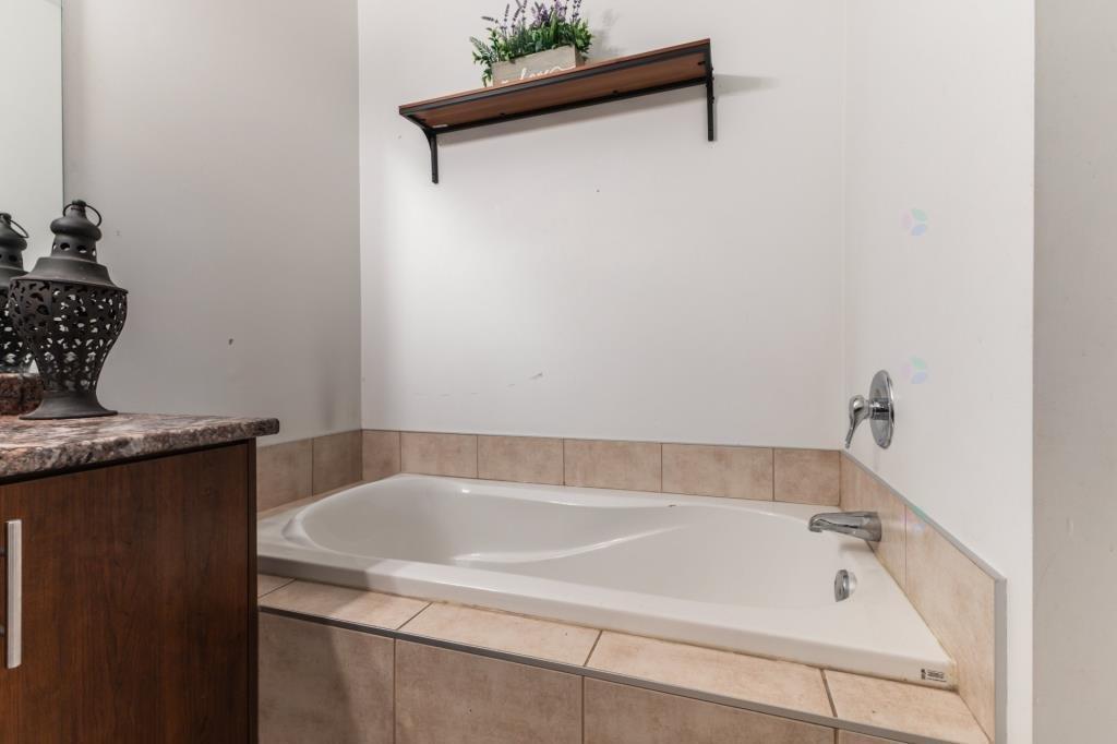 









62


Rue de l'Emerald

, 002,
Gatineau (Aylmer),




QC
J9J1N4

