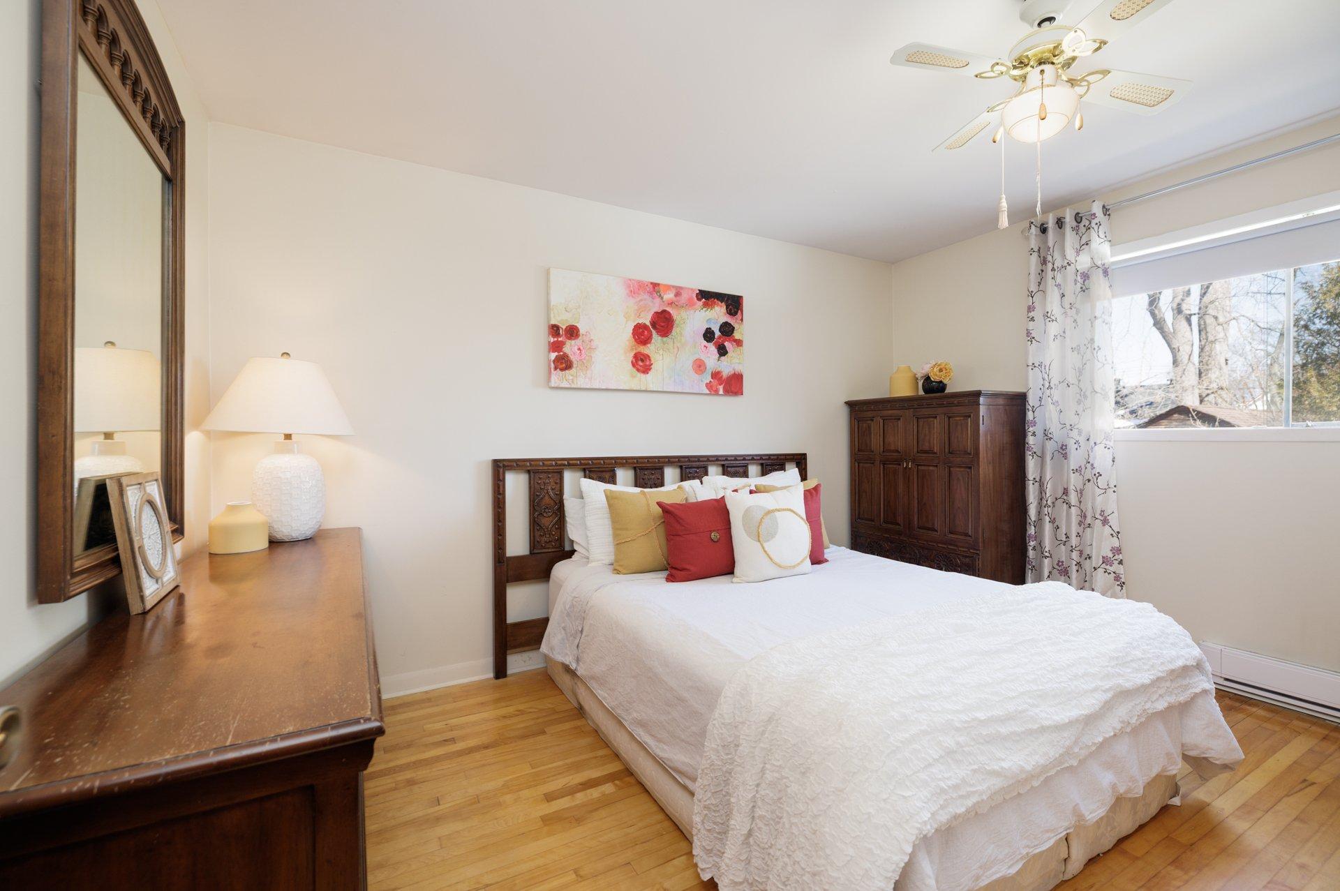 









87


Av. Queen

,
Pointe-Claire,




QC
H9R4G3

