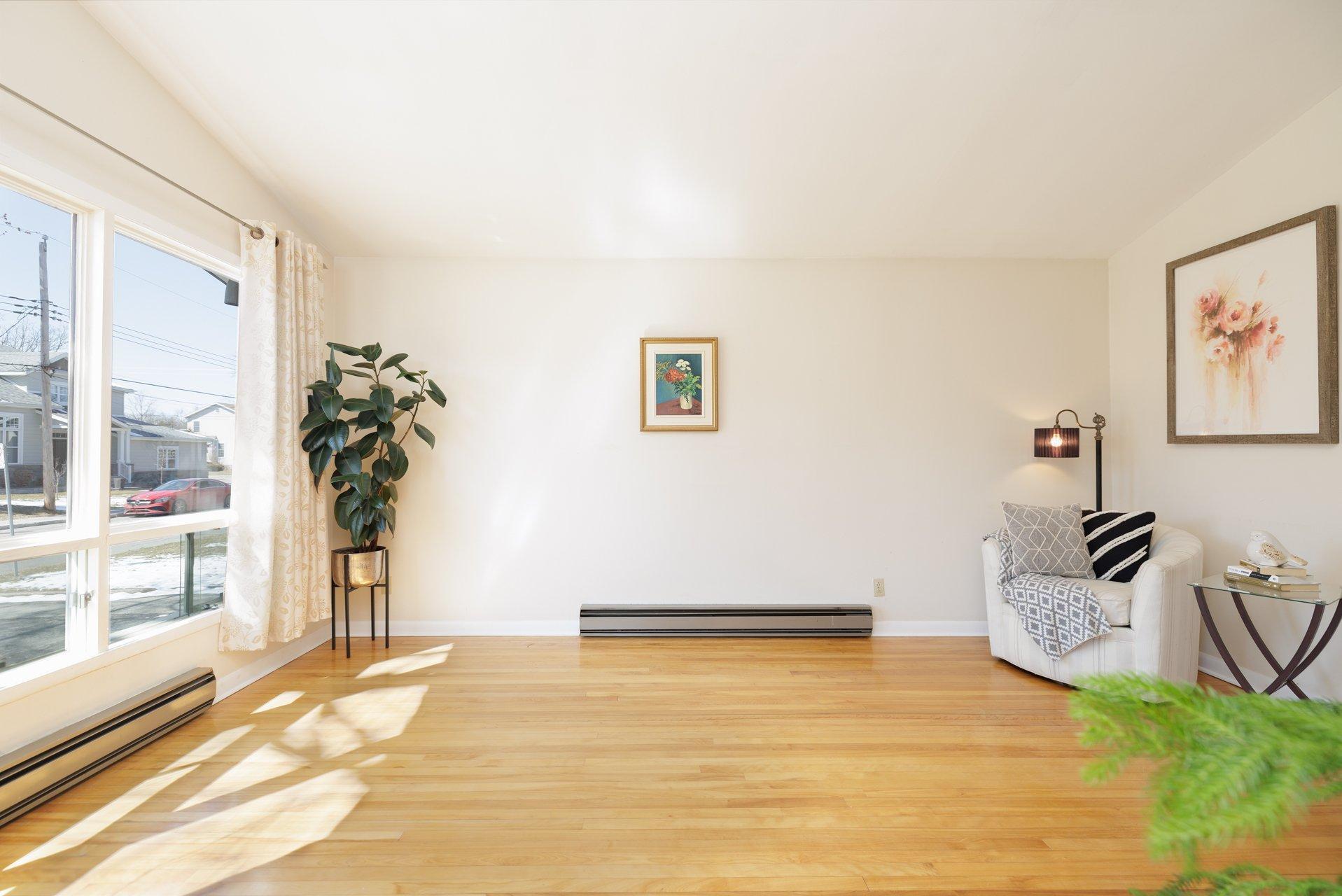 









87


Av. Queen

,
Pointe-Claire,




QC
H9R4G3

