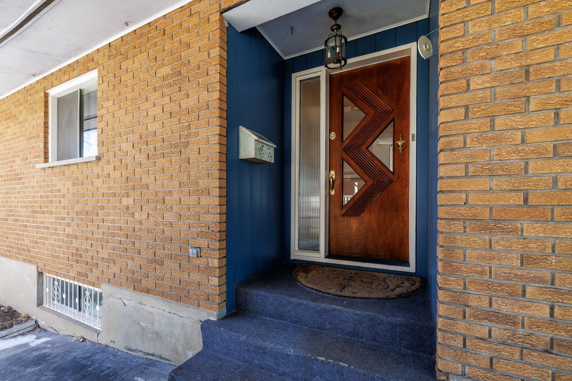 









87


Av. Queen

,
Pointe-Claire,




QC
H9R4G3

