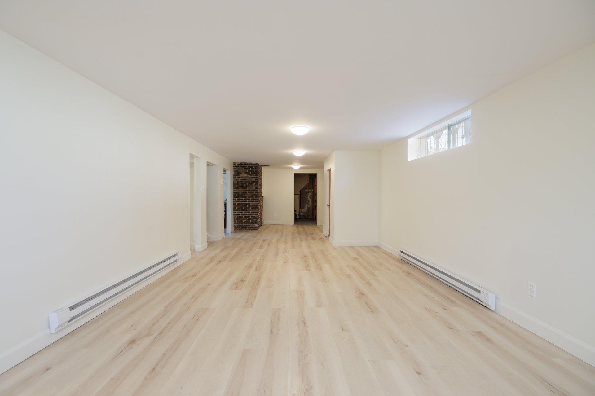 









87


Av. Queen

,
Pointe-Claire,




QC
H9R4G3

